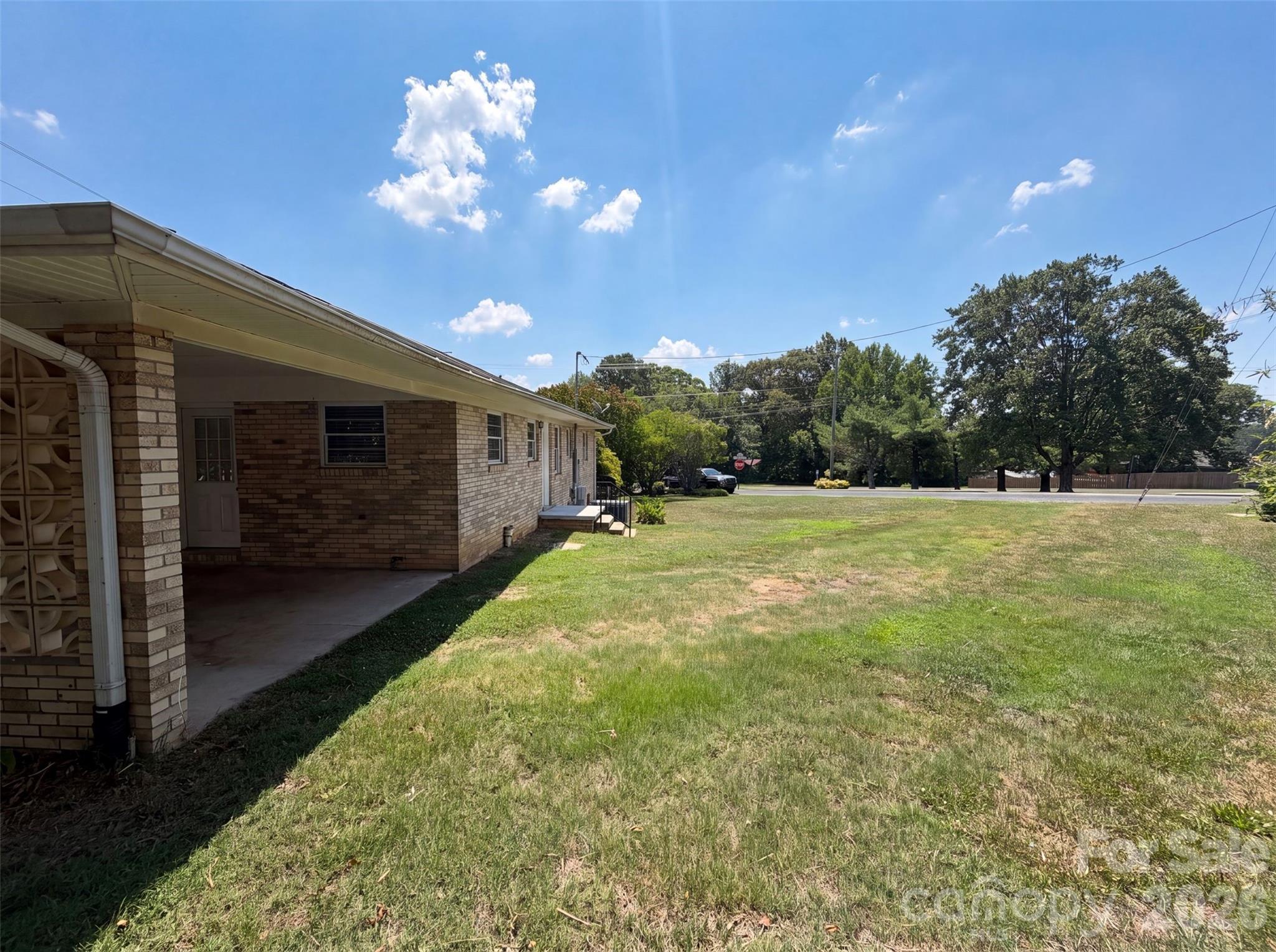 608 E Ryder Avenue Property Photo 19