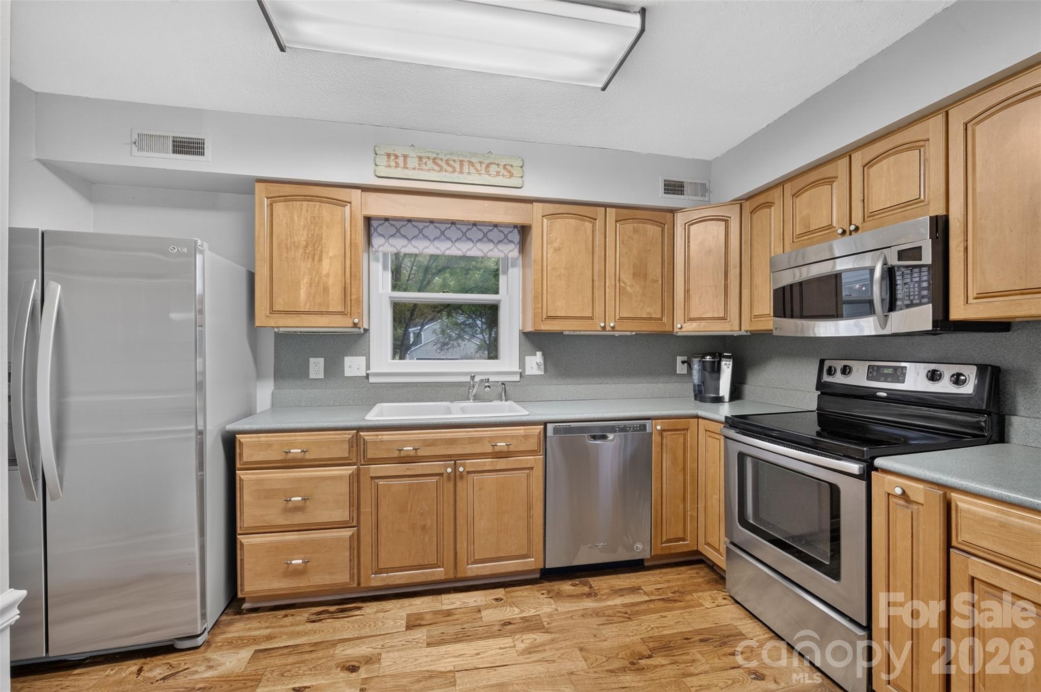 140 Raintree Road Property Photo 9