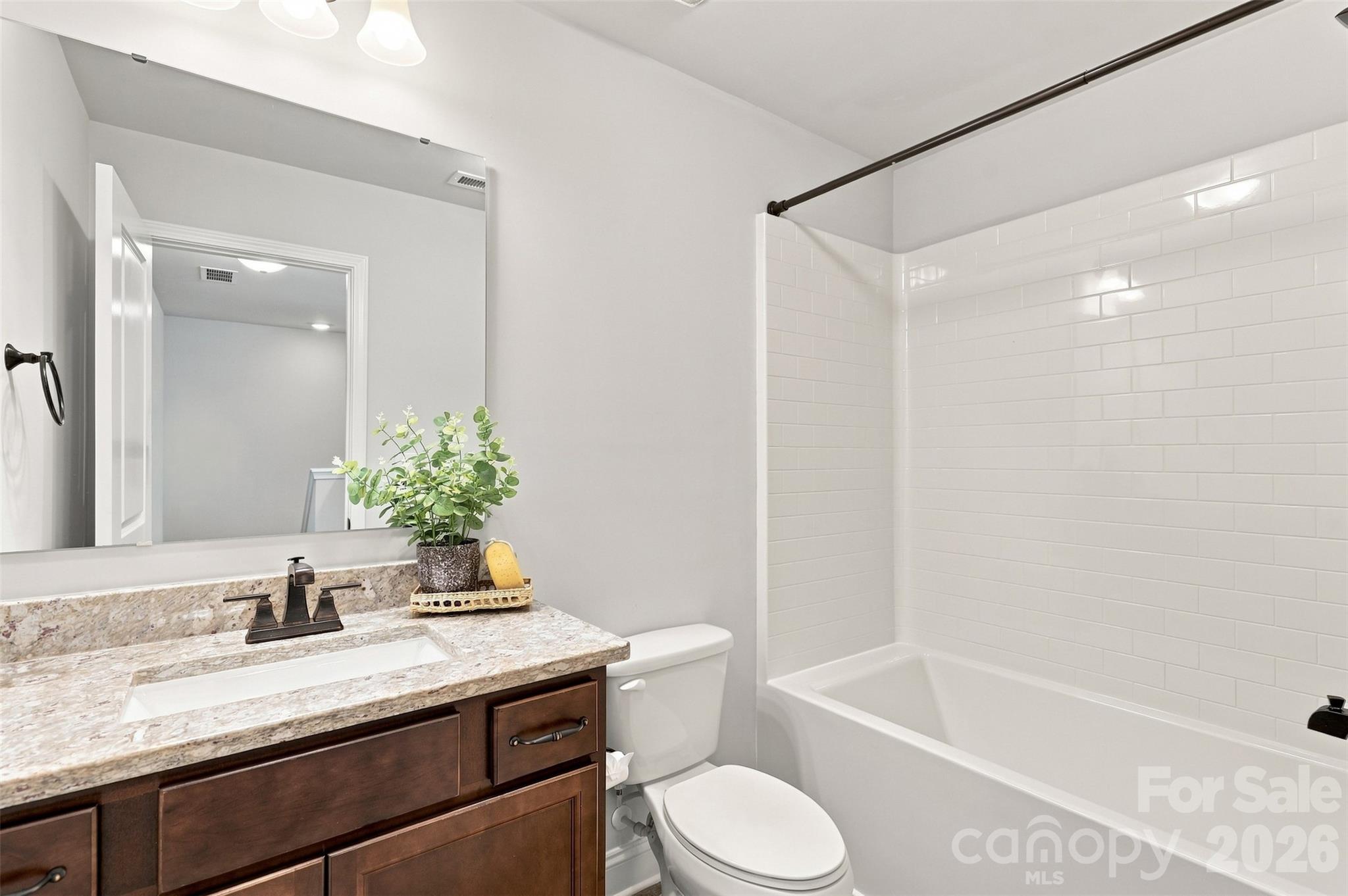 1004 Lyndon Station Drive Property Photo 23