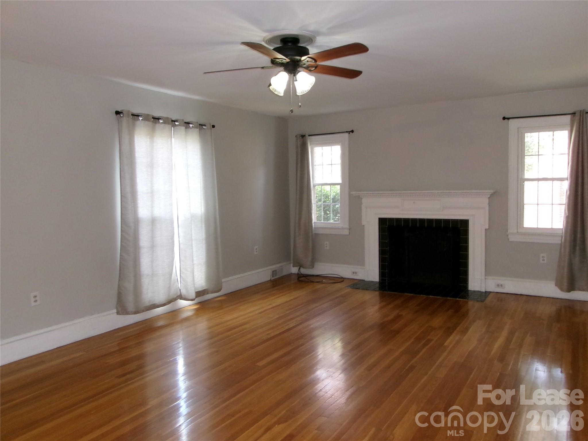 515 Mountain View Street Property Photo 2