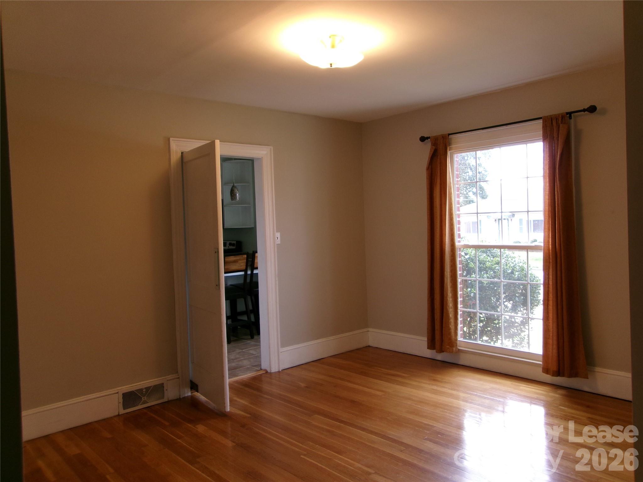 515 Mountain View Street Property Photo 3