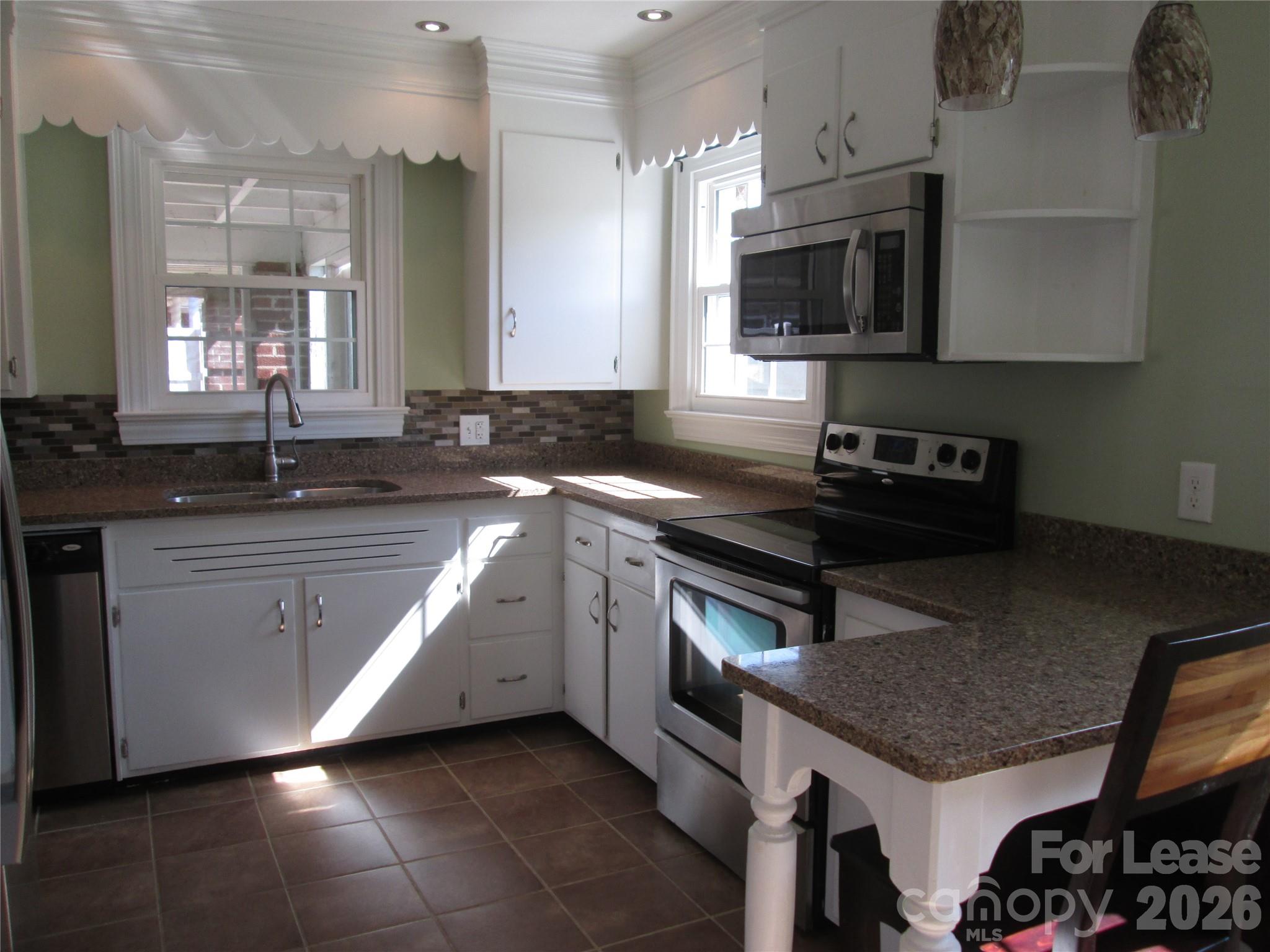 515 Mountain View Street Property Photo 5
