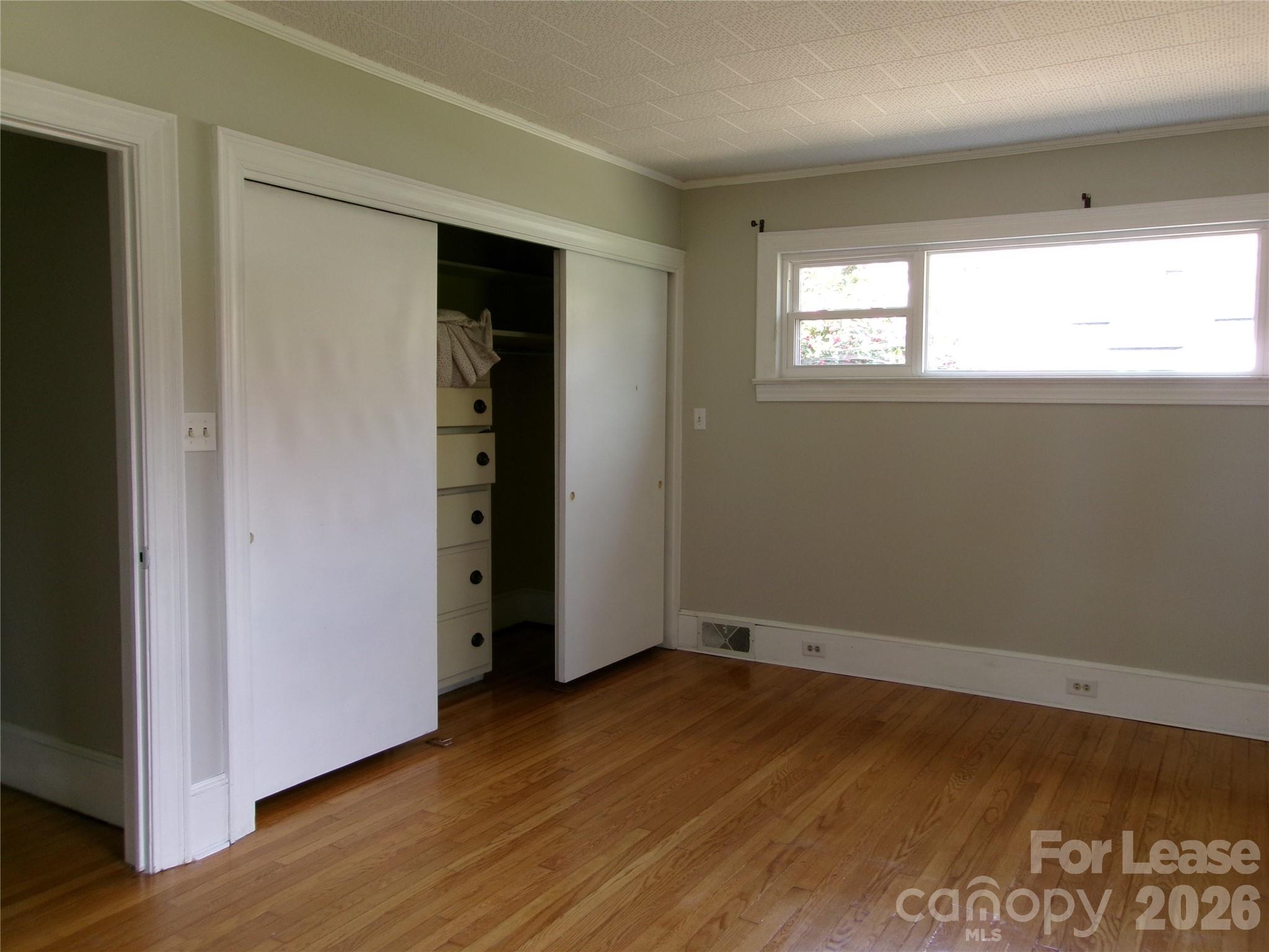 515 Mountain View Street Property Photo 8