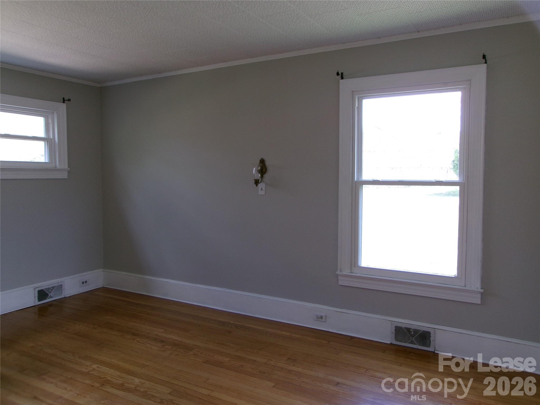 515 Mountain View Street Property Photo 9