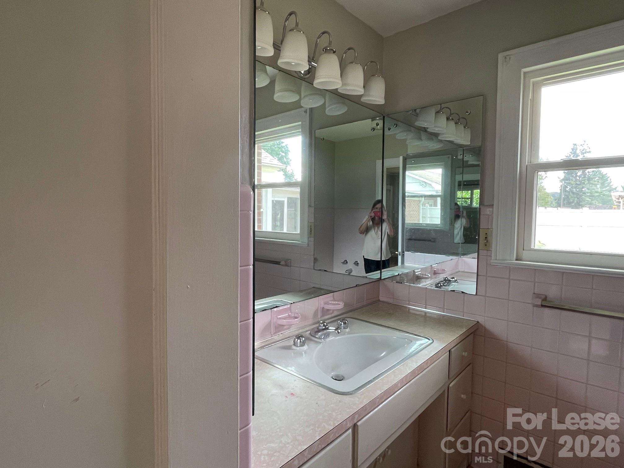 515 Mountain View Street Property Photo 11