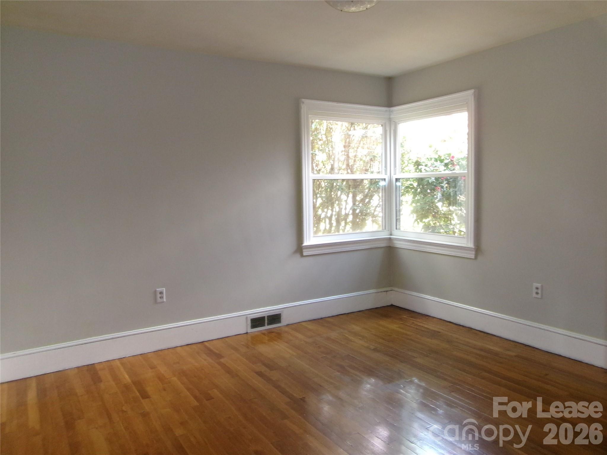 515 Mountain View Street Property Photo 13