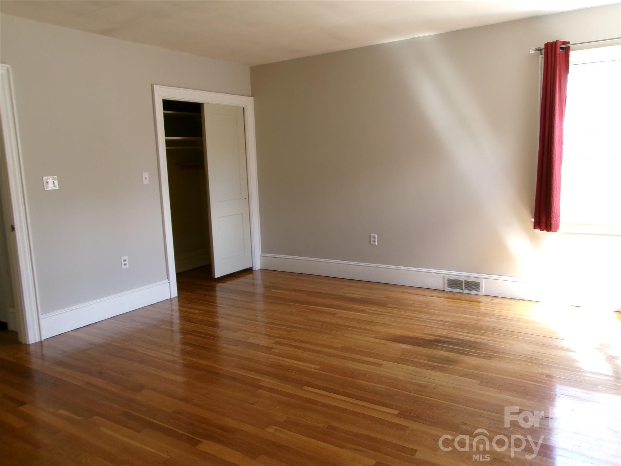 515 Mountain View Street Property Photo 14