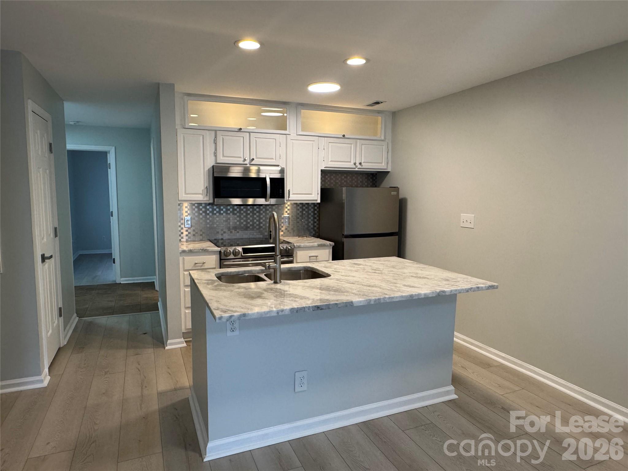 363 Northwest Drive Property Photo 11