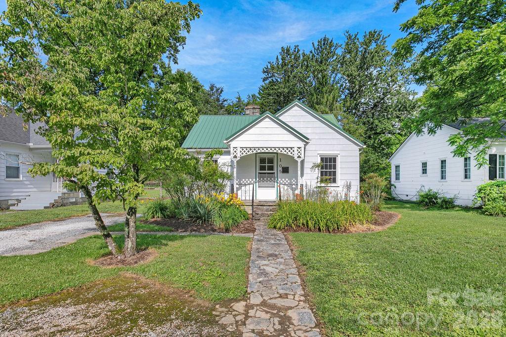 105 Parkview Drive Property Photo 3
