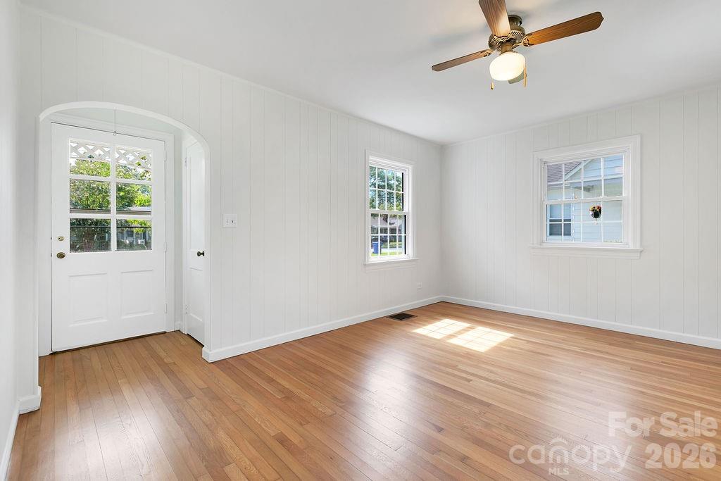 105 Parkview Drive Property Photo 8