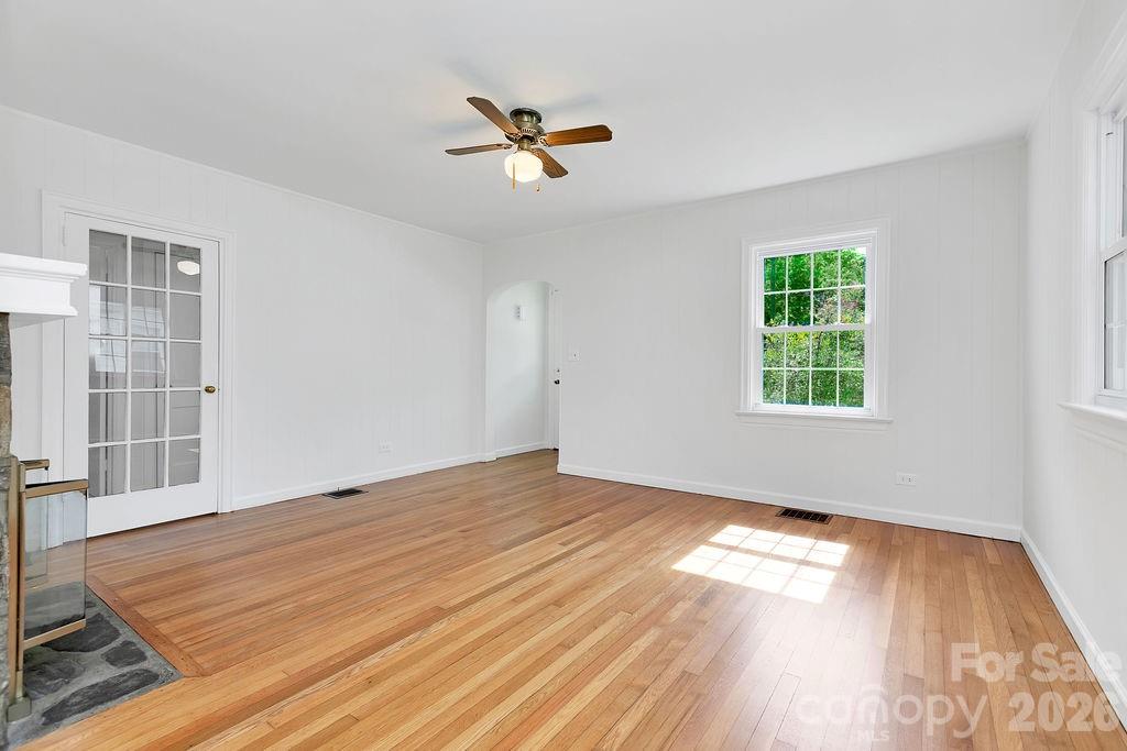 105 Parkview Drive Property Photo 11