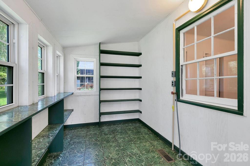 105 Parkview Drive Property Photo 36