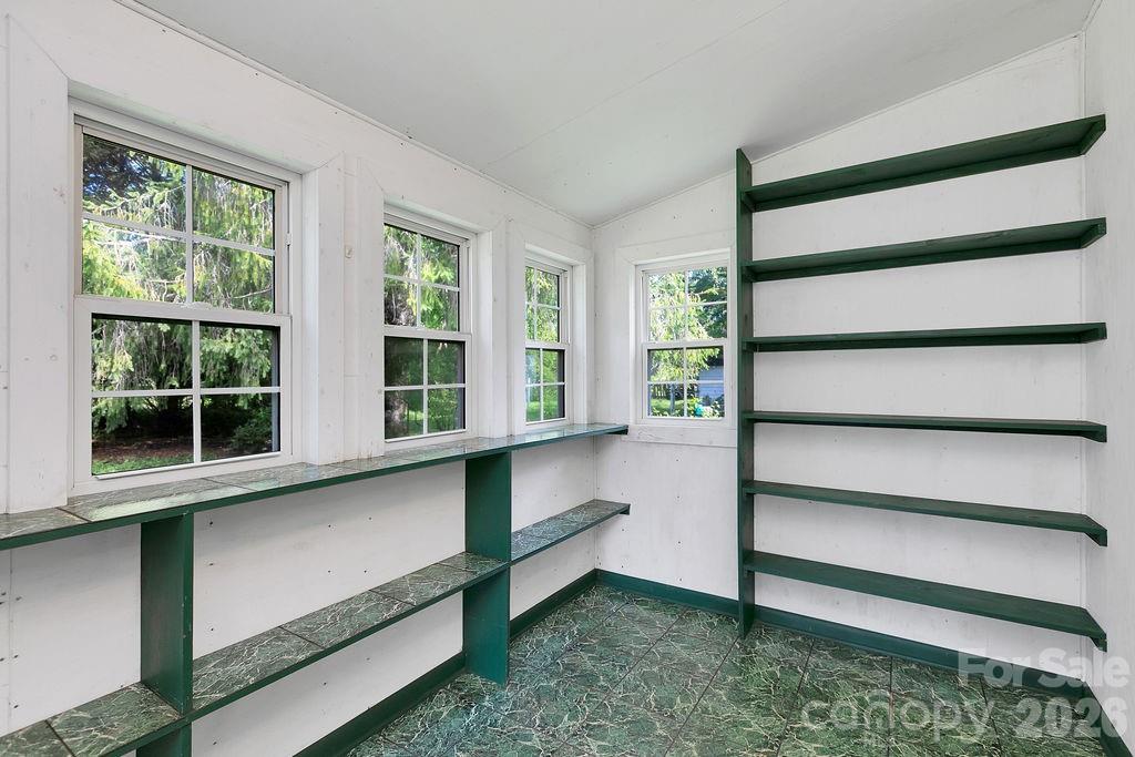 105 Parkview Drive Property Photo 37