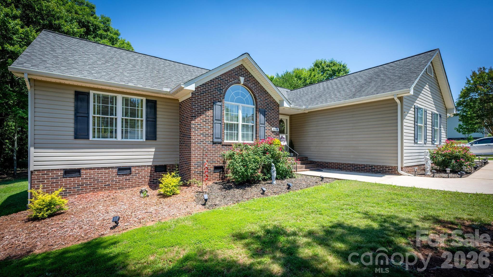 6479 Ameba Lane Property Photo 4