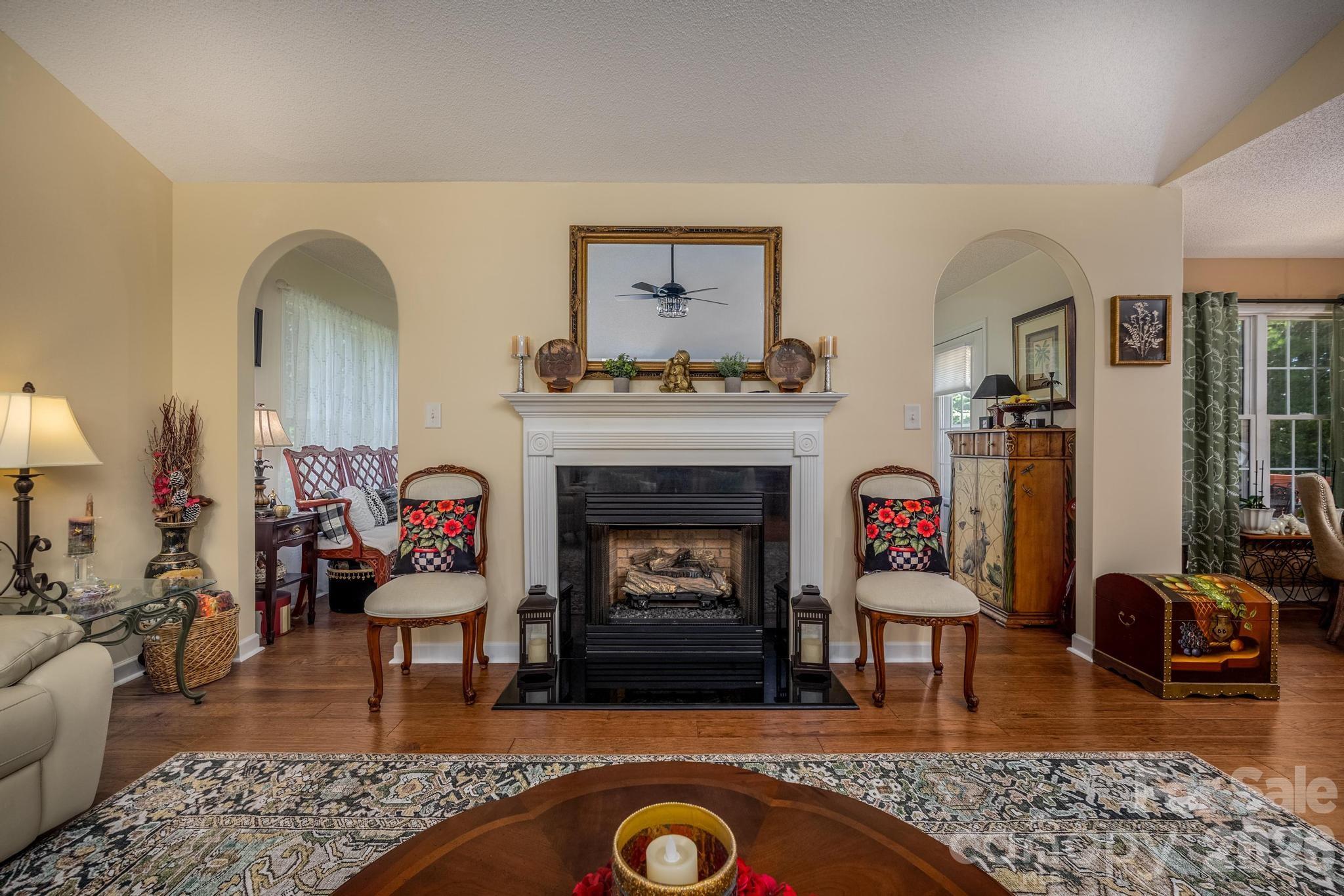 6479 Ameba Lane Property Photo 8
