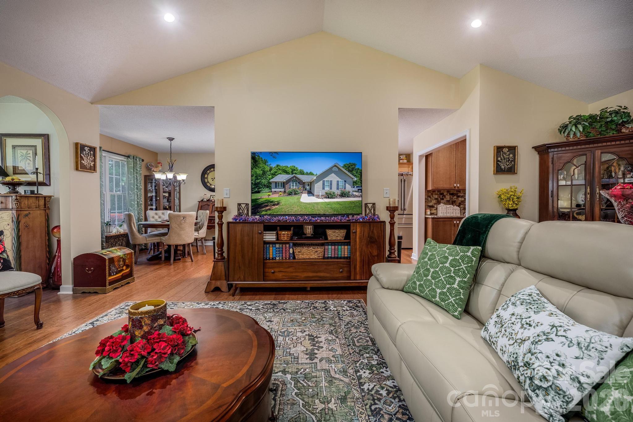 6479 Ameba Lane Property Photo 9