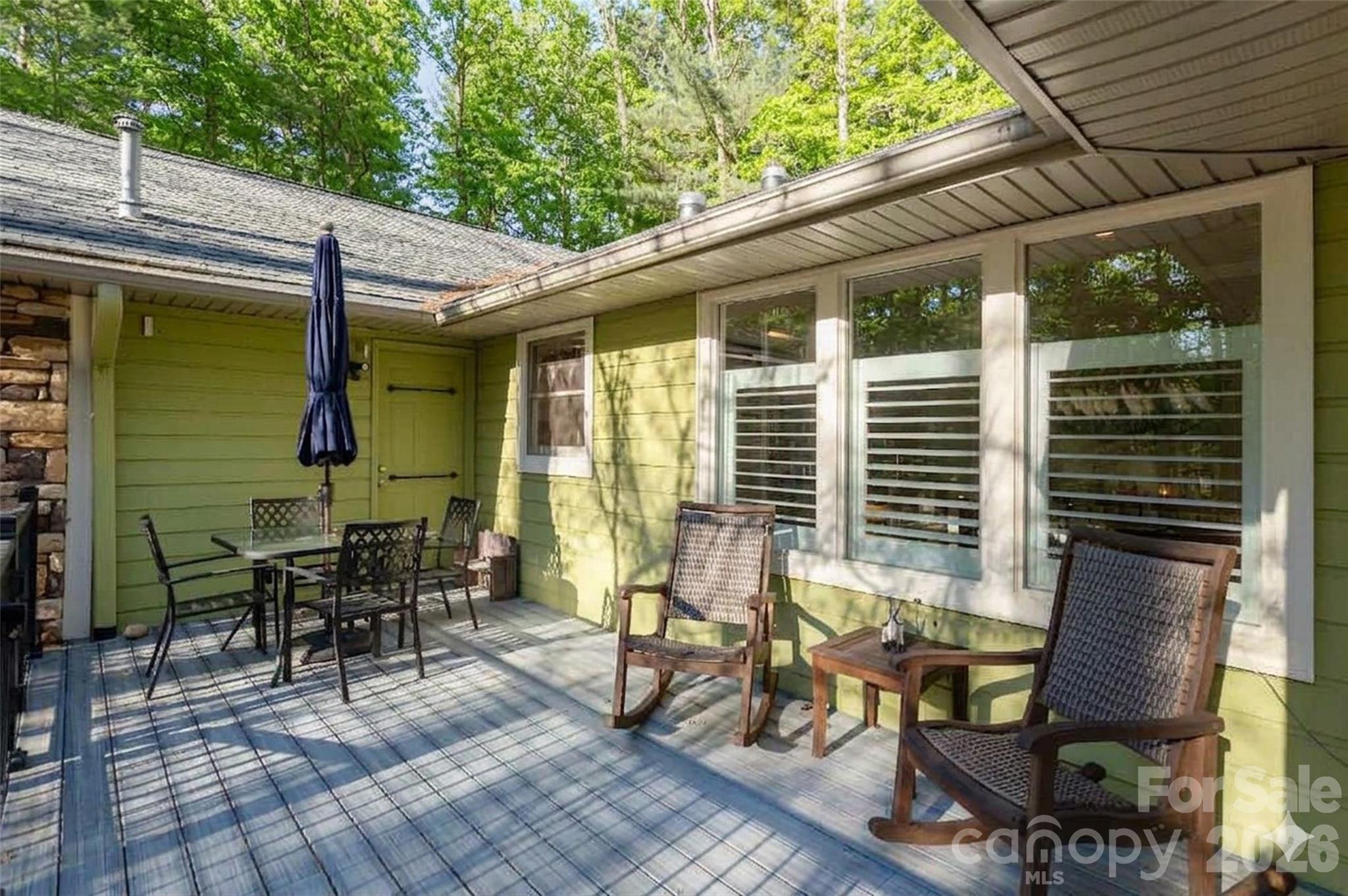 128 Camellia Way Property Photo 2