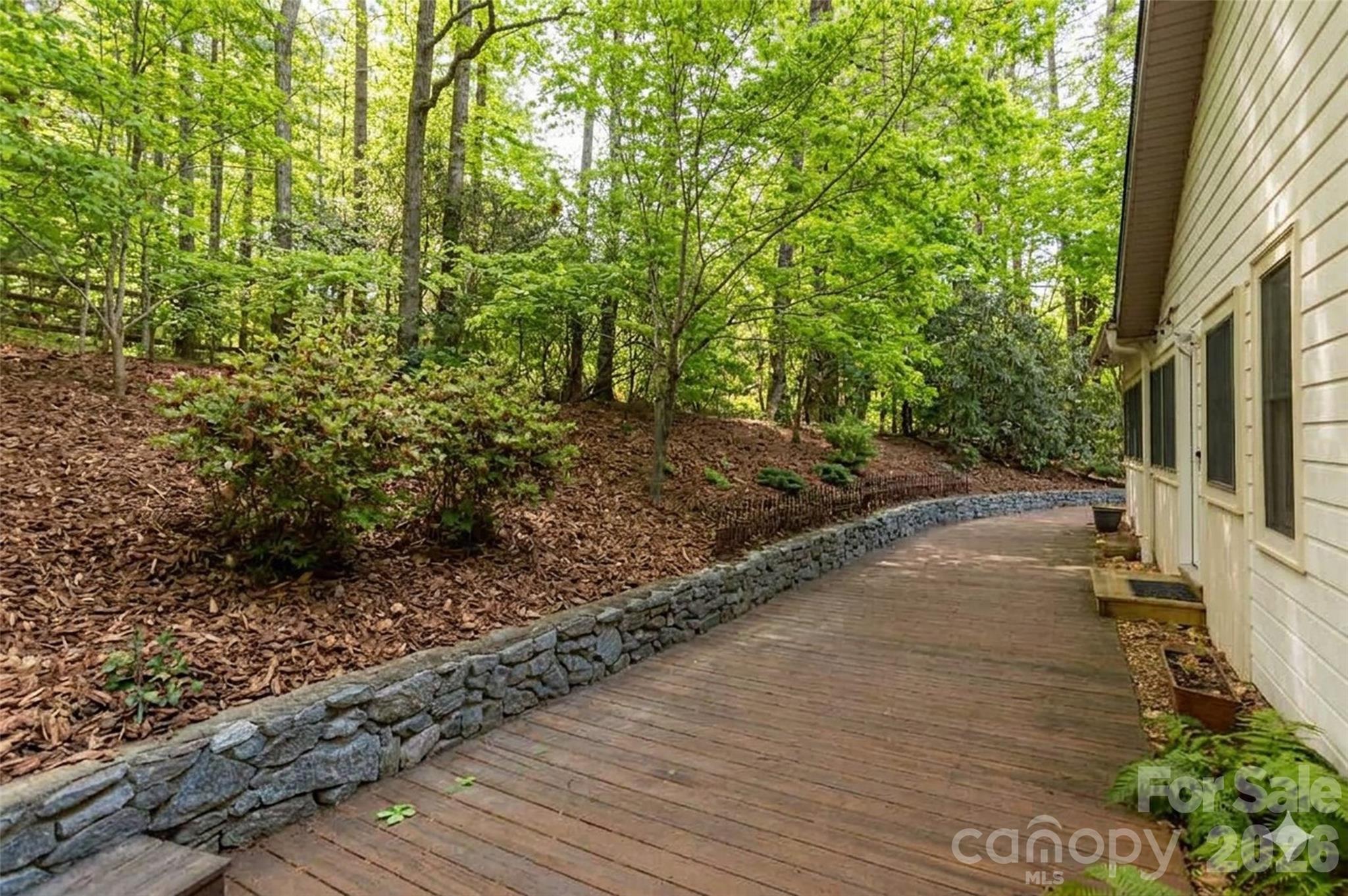 128 Camellia Way Property Photo 6