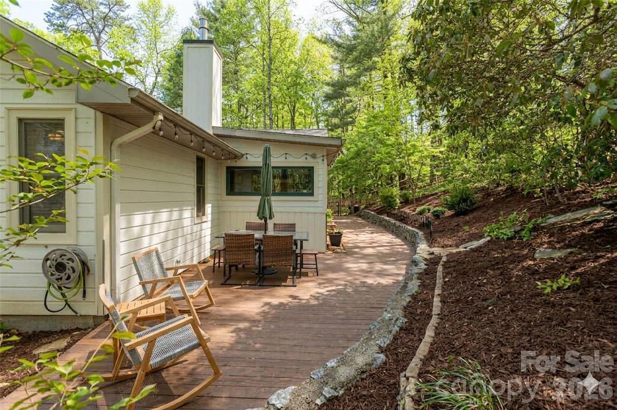 128 Camellia Way Property Photo 9