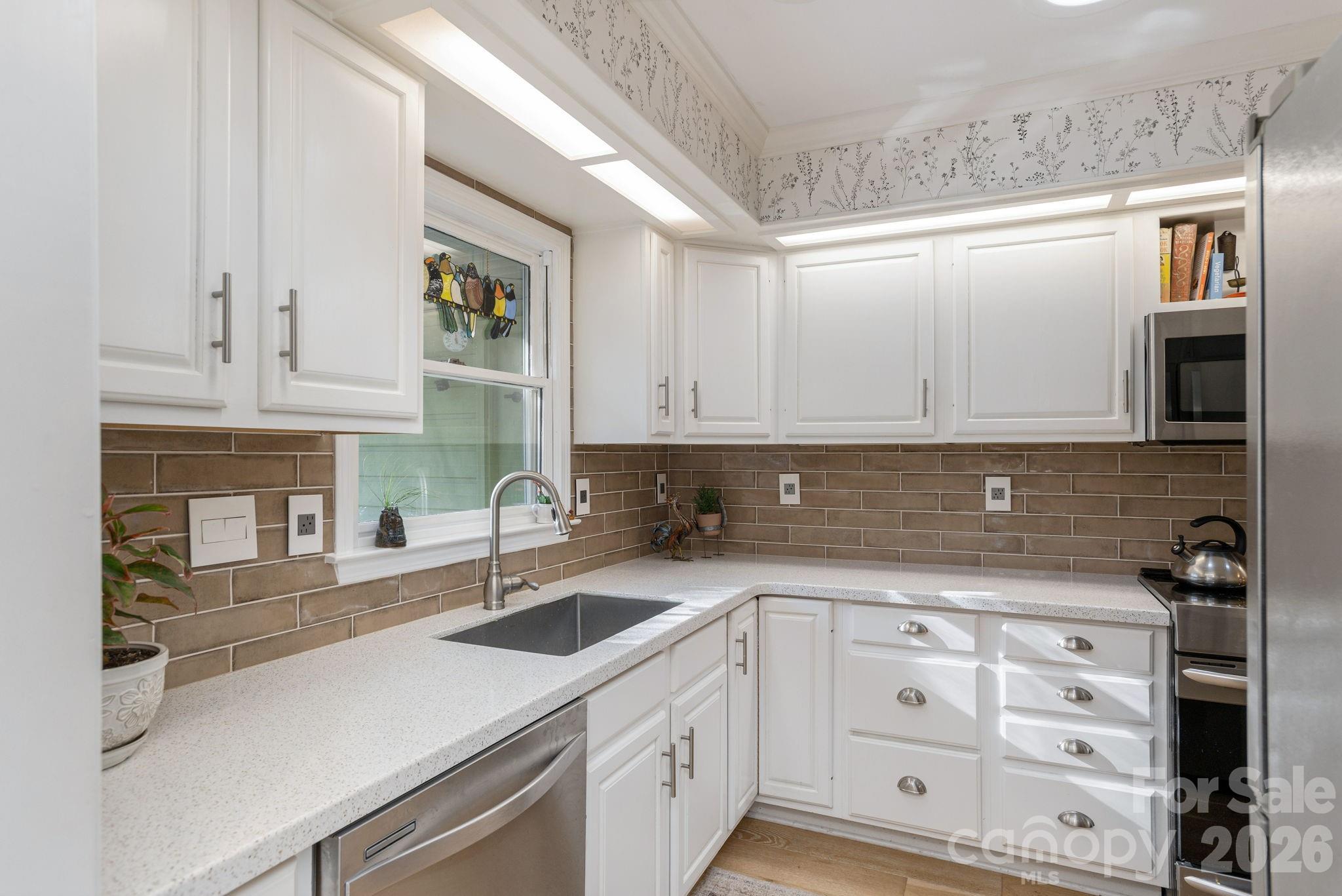 128 Camellia Way Property Photo 16