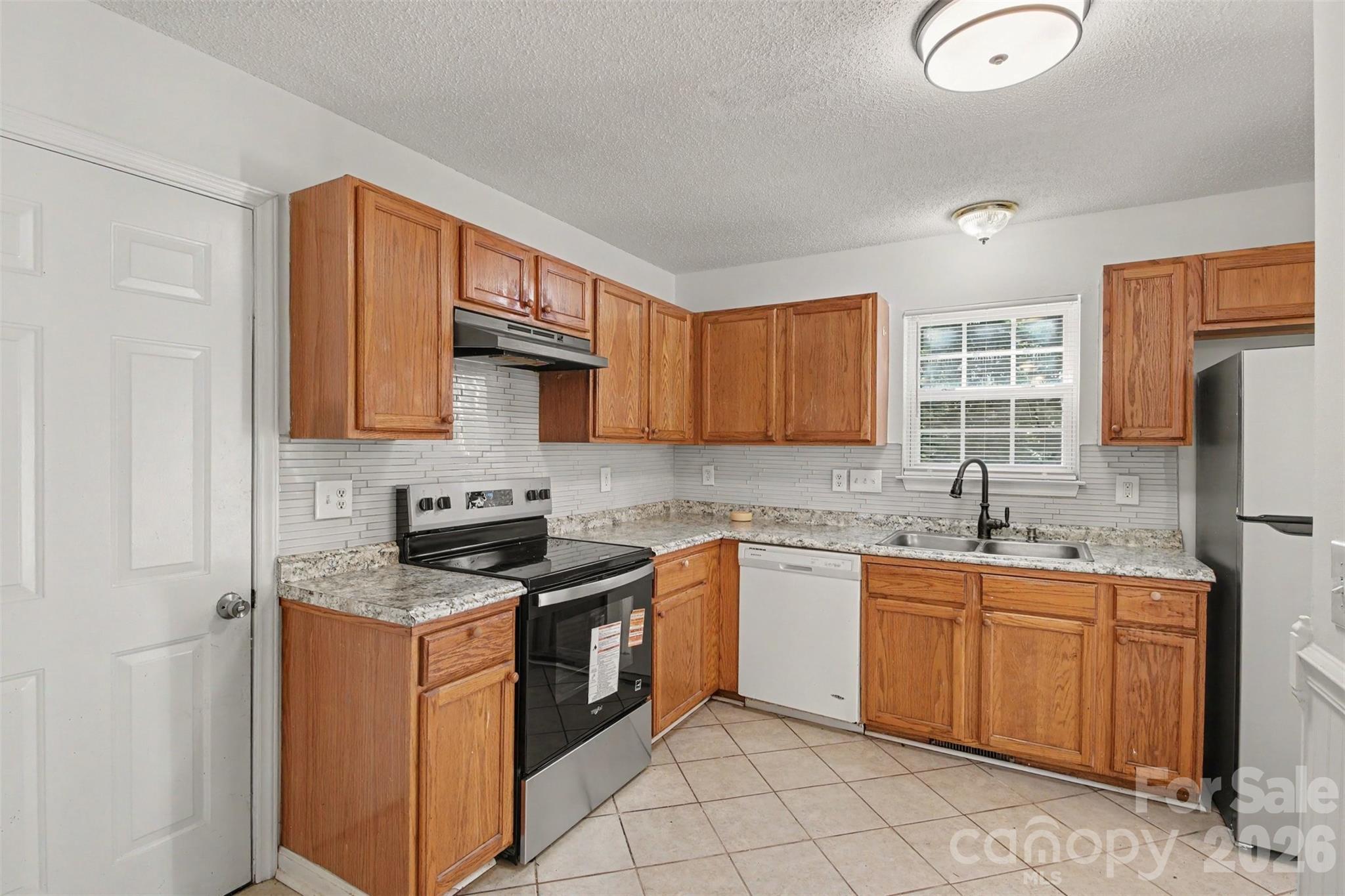 1606 Dendy Lane Property Photo 4