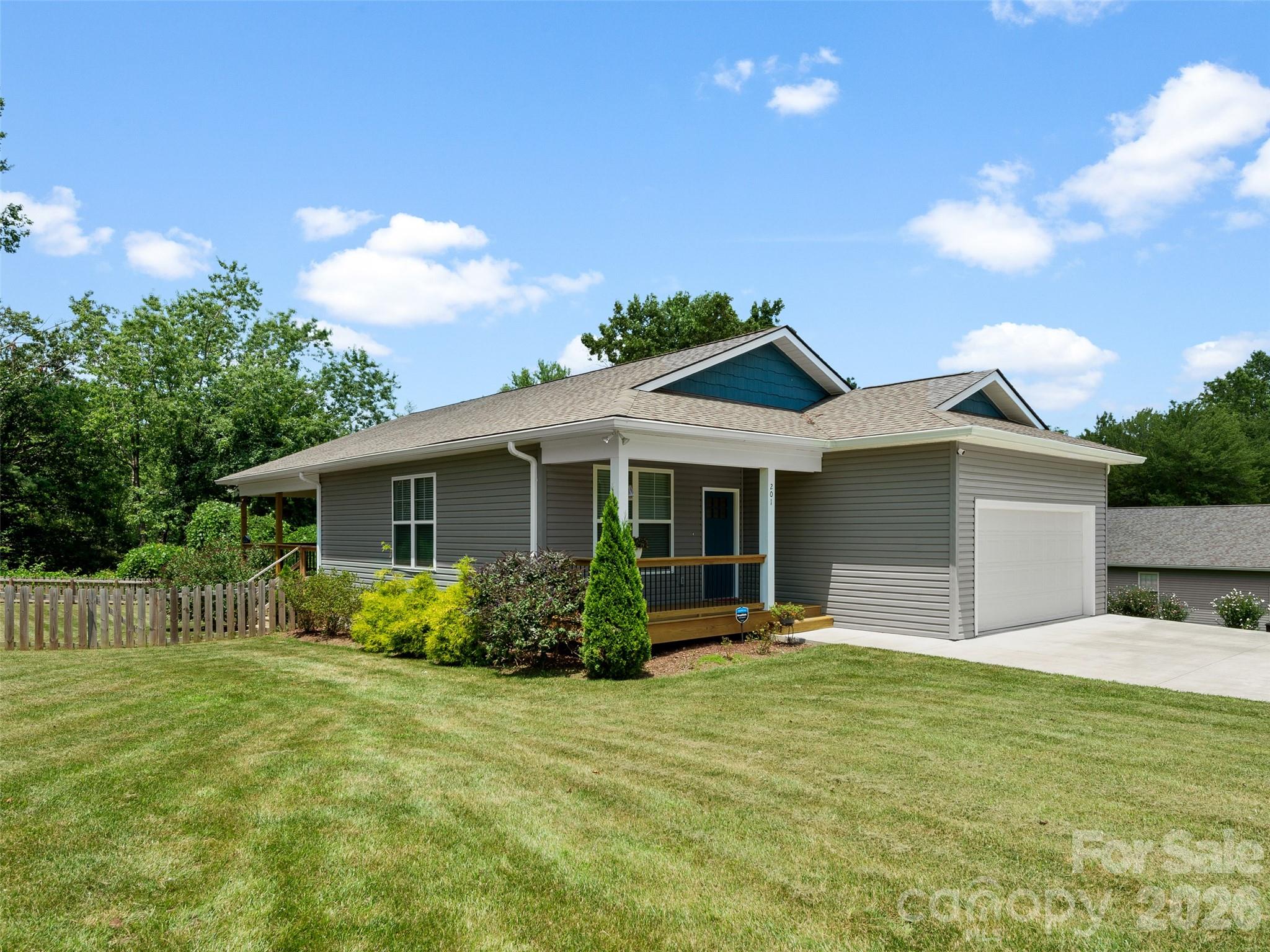 201 N Mapleton Drive Property Photo 3