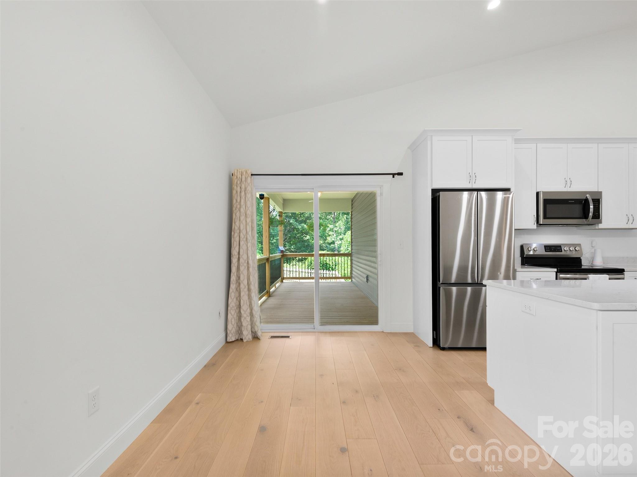 201 N Mapleton Drive Property Photo 8