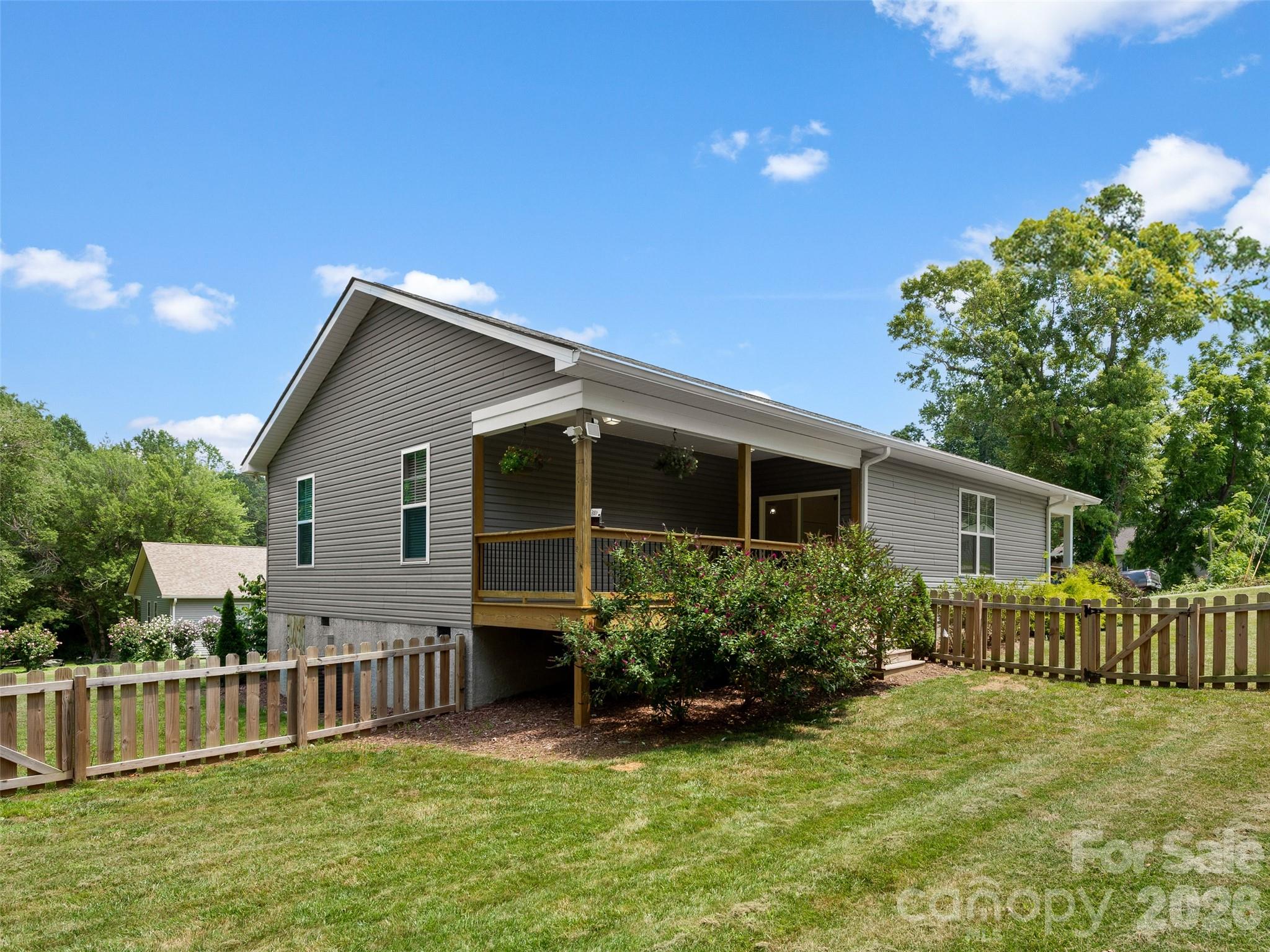 201 N Mapleton Drive Property Photo 24