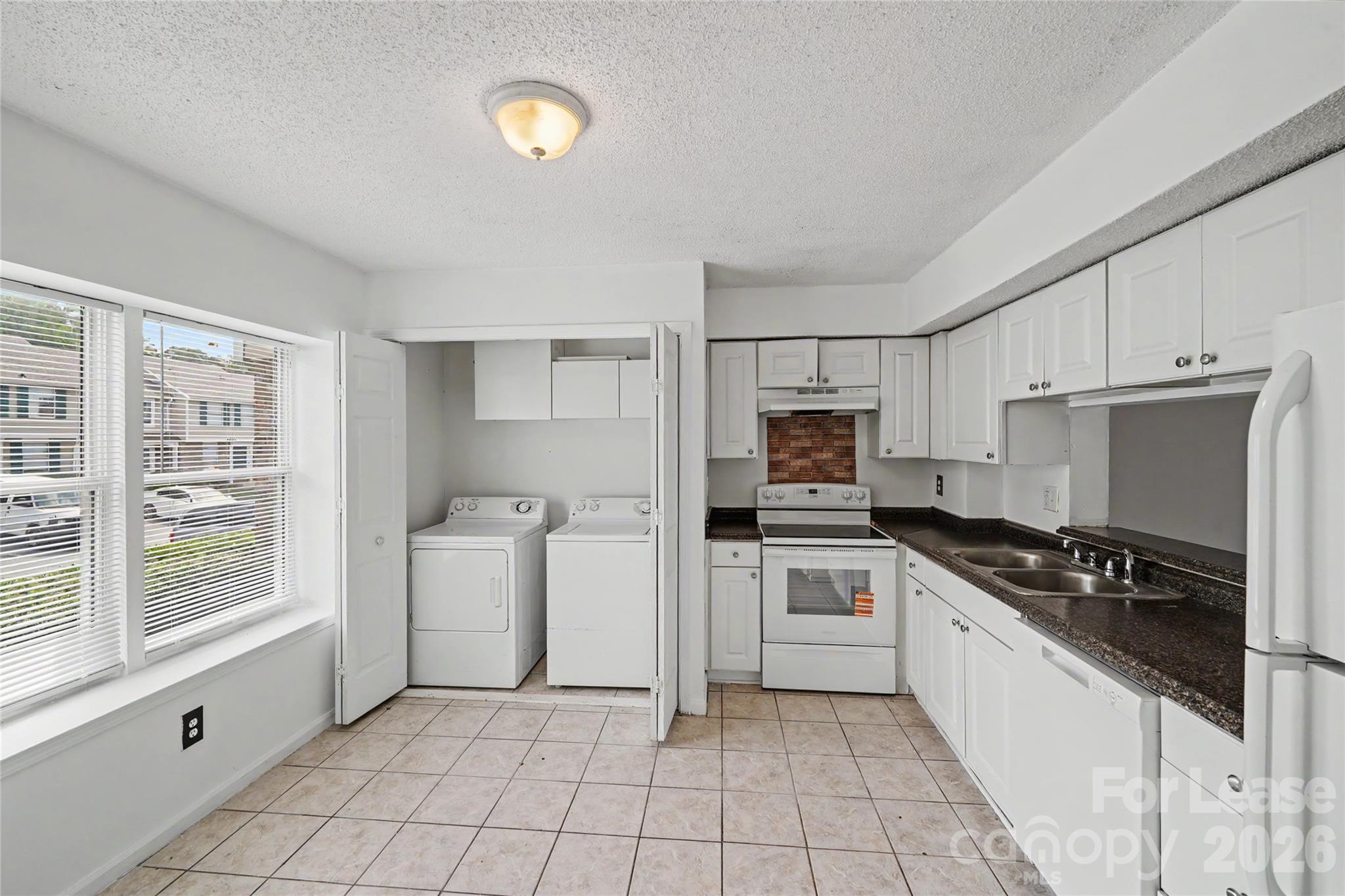 9626 Vinca Circle D Property Photo 2