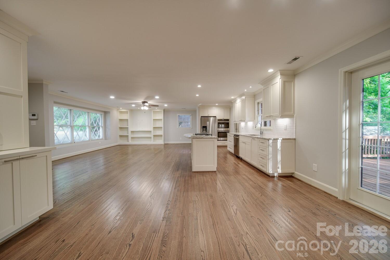 6700 Castlegate Drive Property Photo 19
