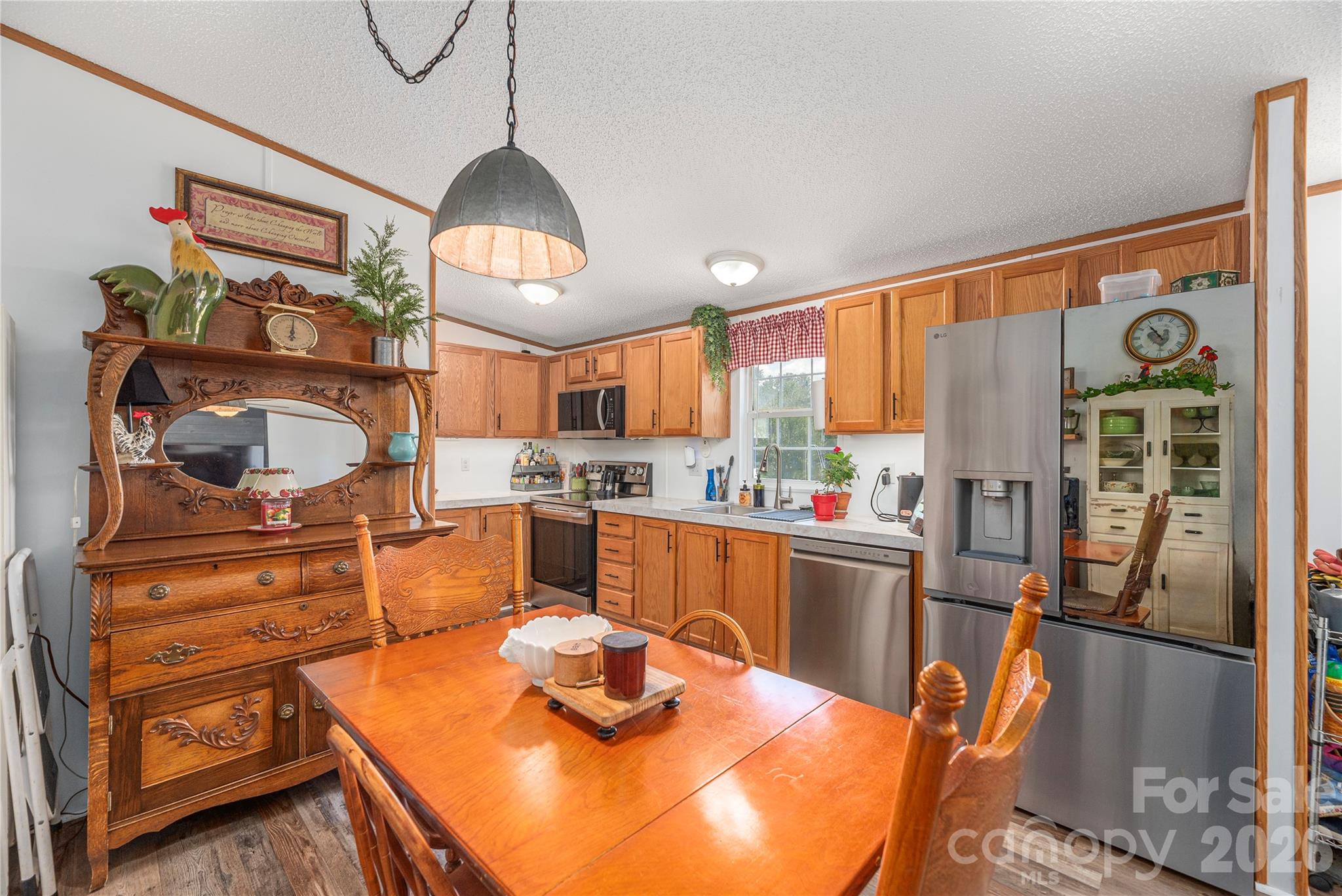 40 Farmstead Road Property Photo 6
