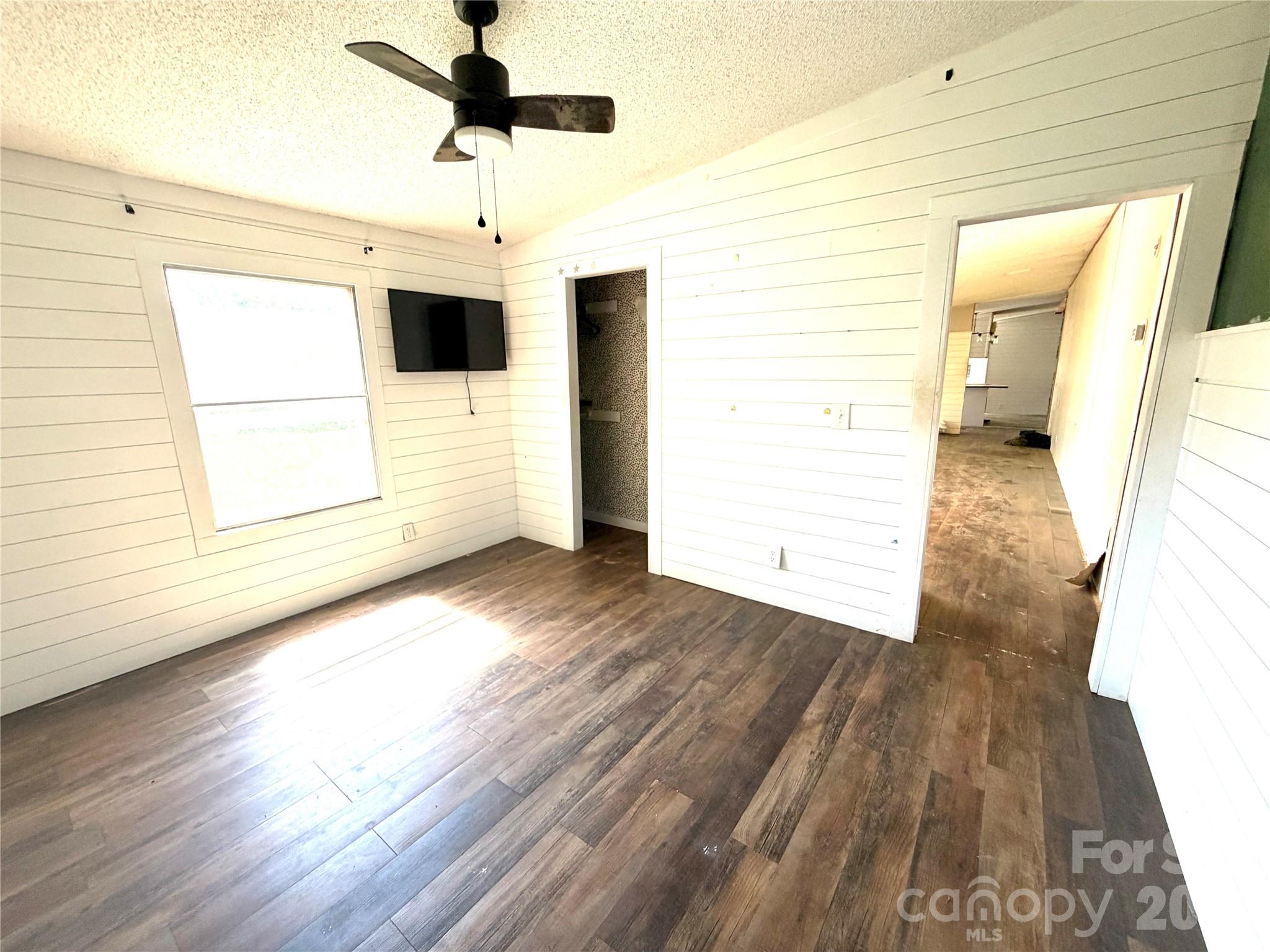 1050 Gold Mine Drive 6 Property Photo 11