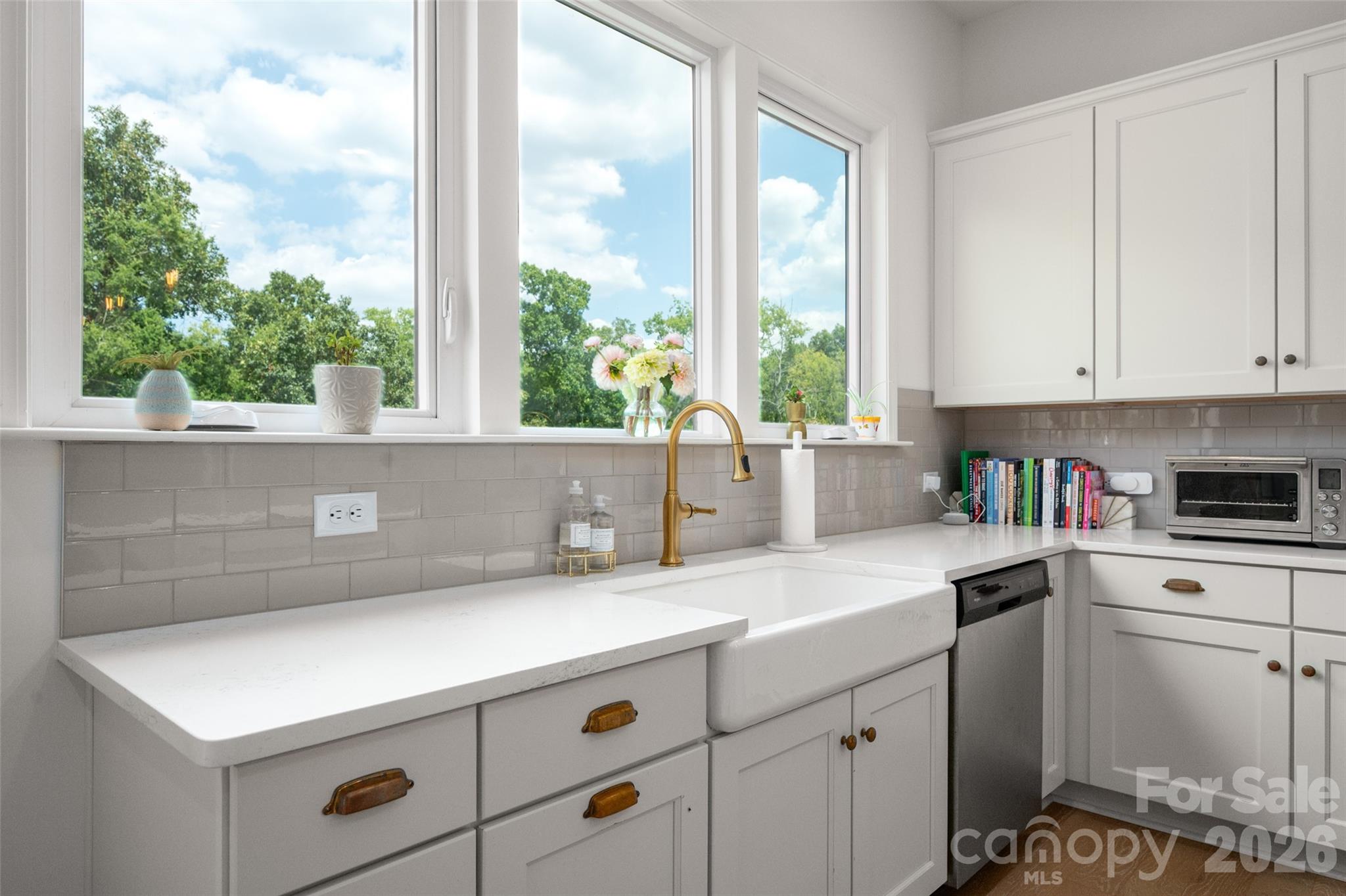 1042 Scotch Meadows Loop Property Photo 4