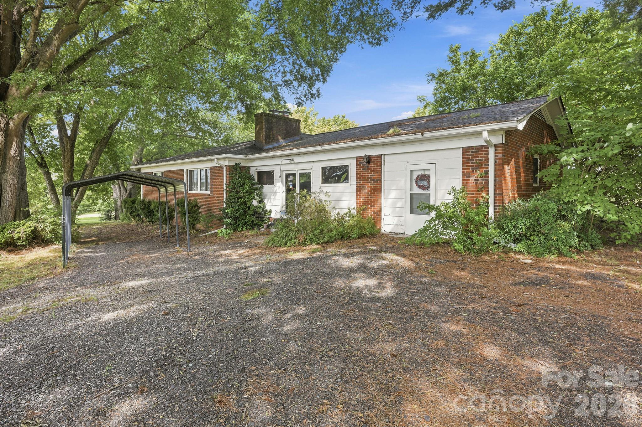 601 Faith Road Property Photo 6
