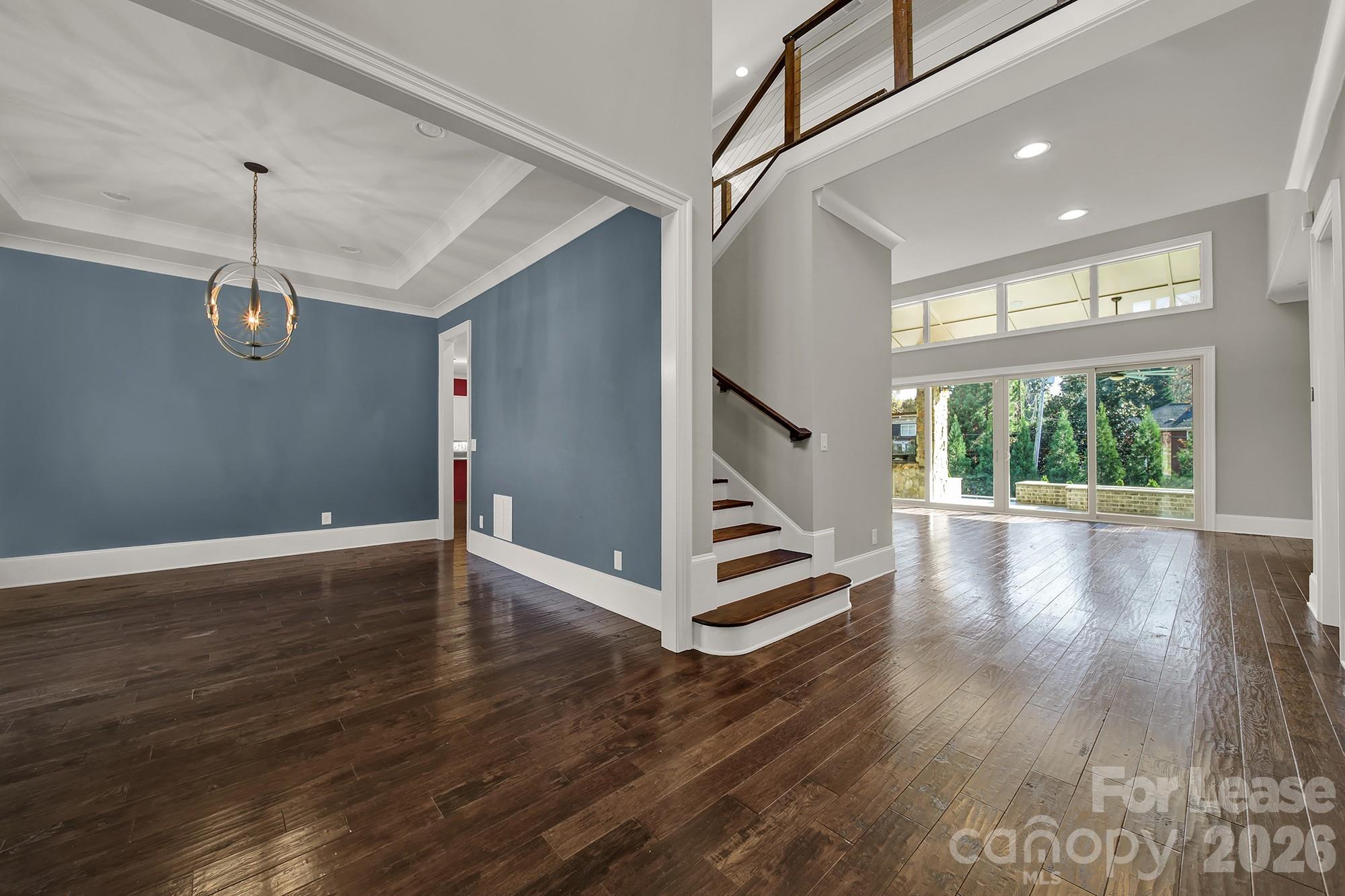 2011 Sharon Avenue Property Photo 4