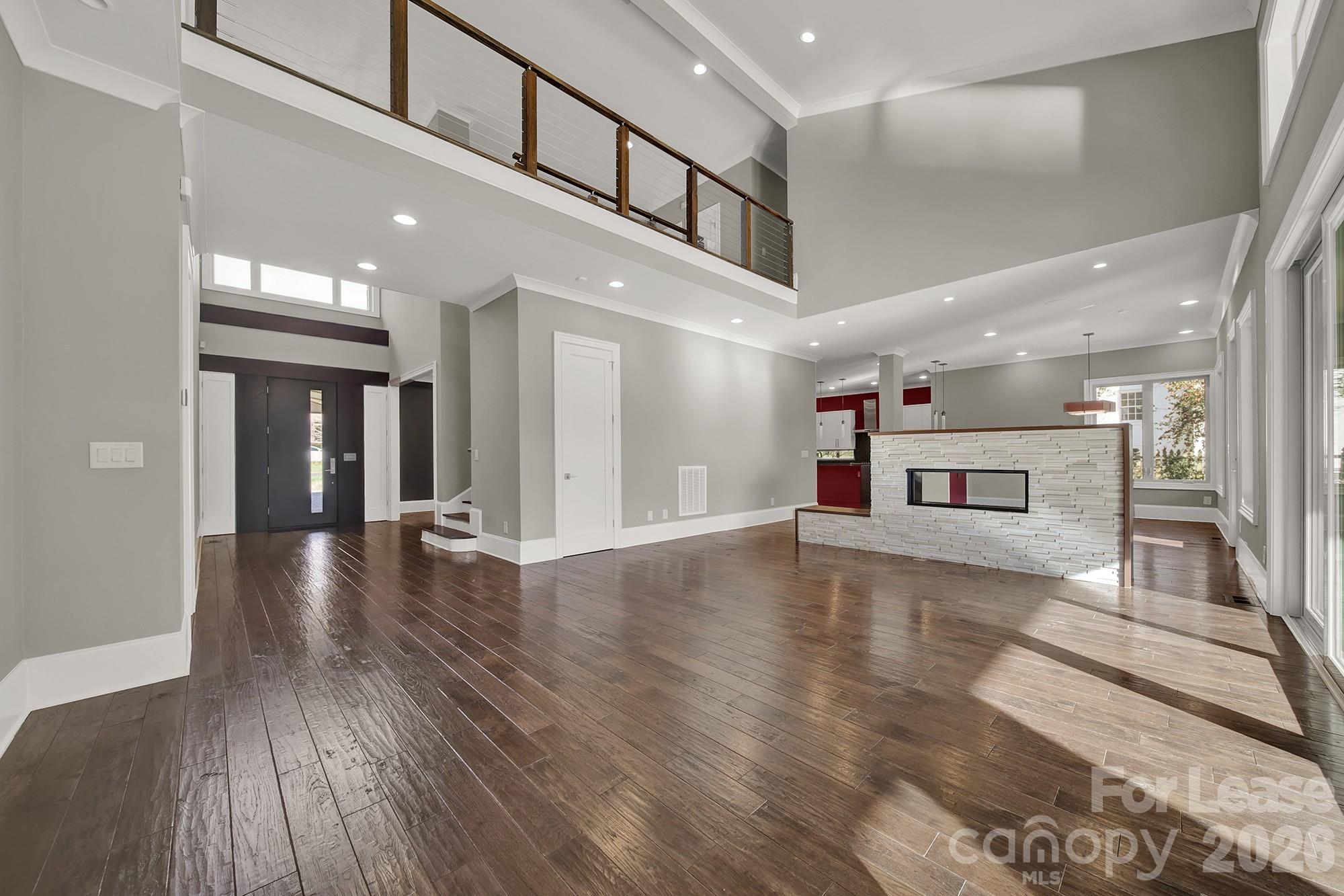 2011 Sharon Avenue Property Photo 6