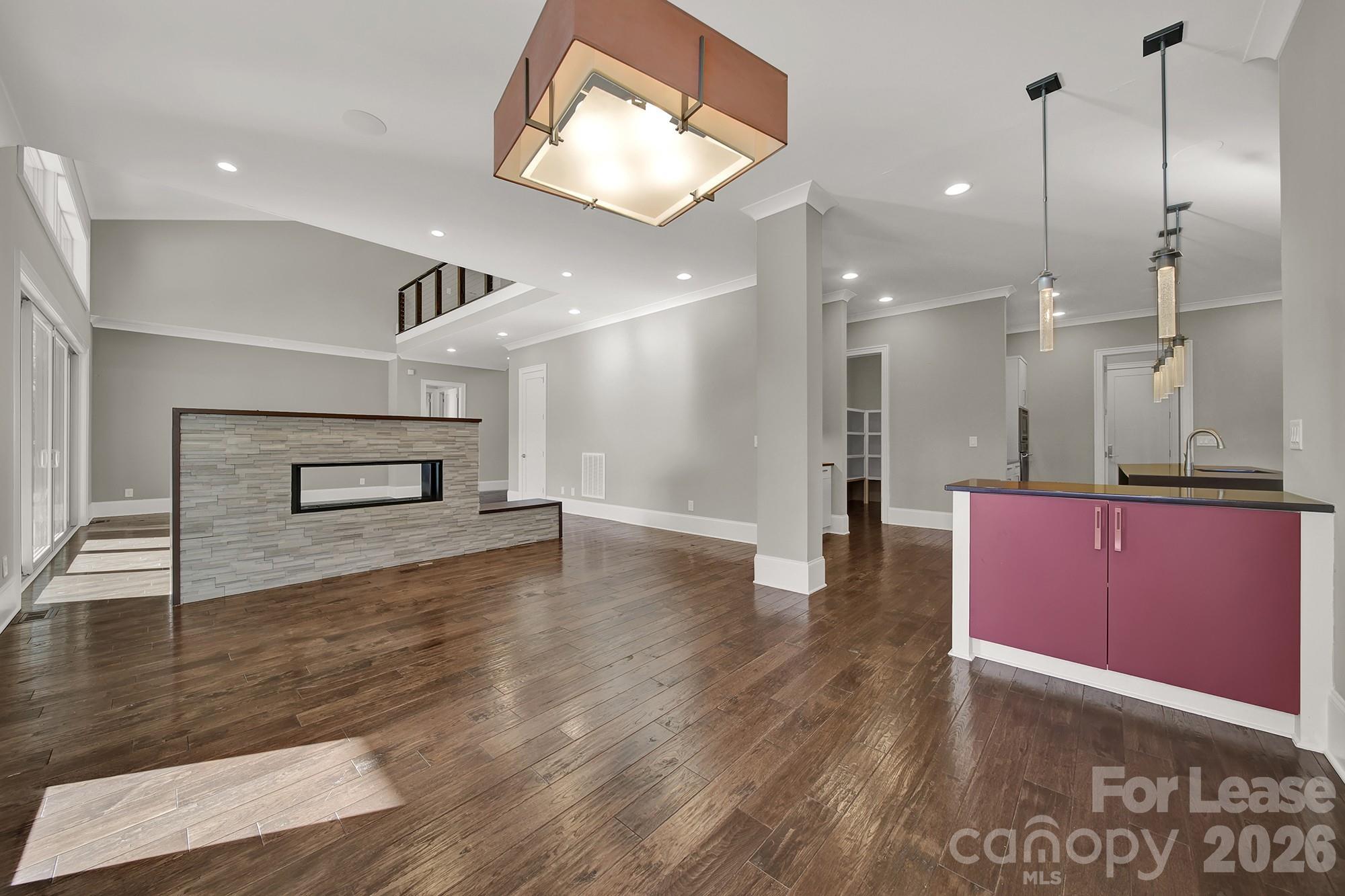 2011 Sharon Avenue Property Photo 8