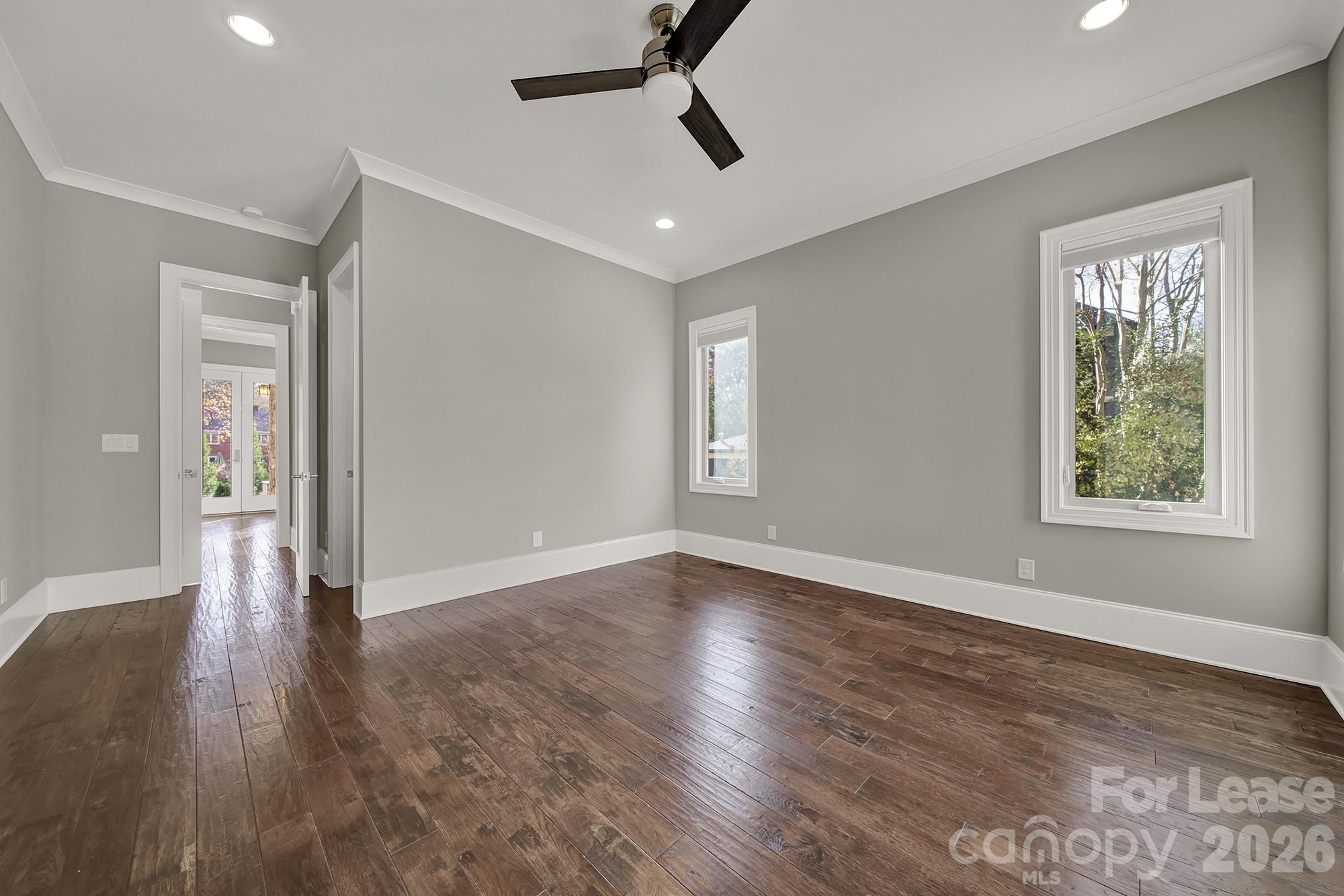 2011 Sharon Avenue Property Photo 19