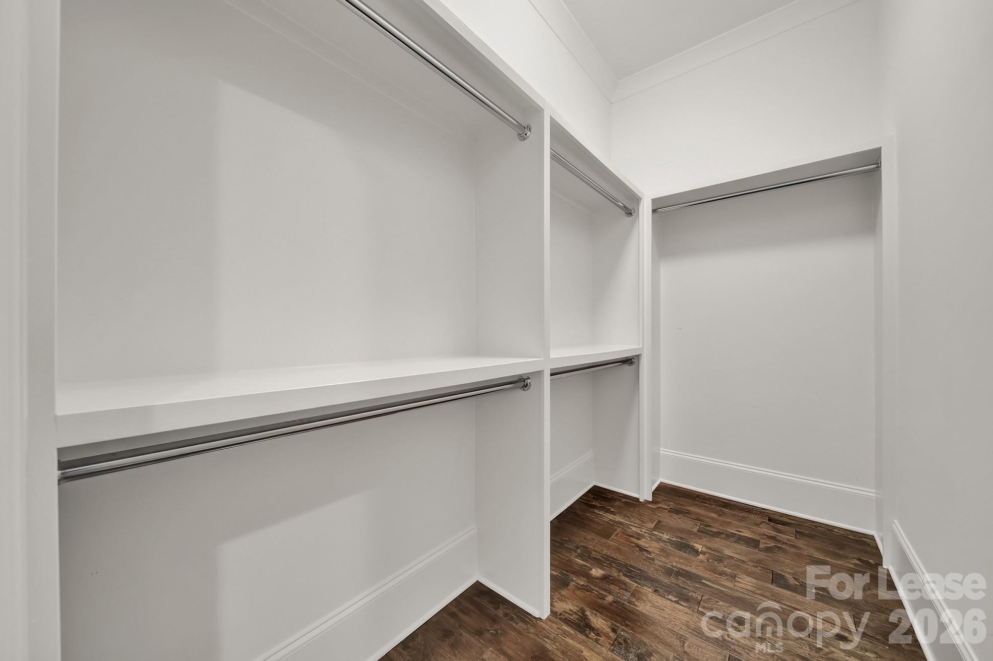 2011 Sharon Avenue Property Photo 20