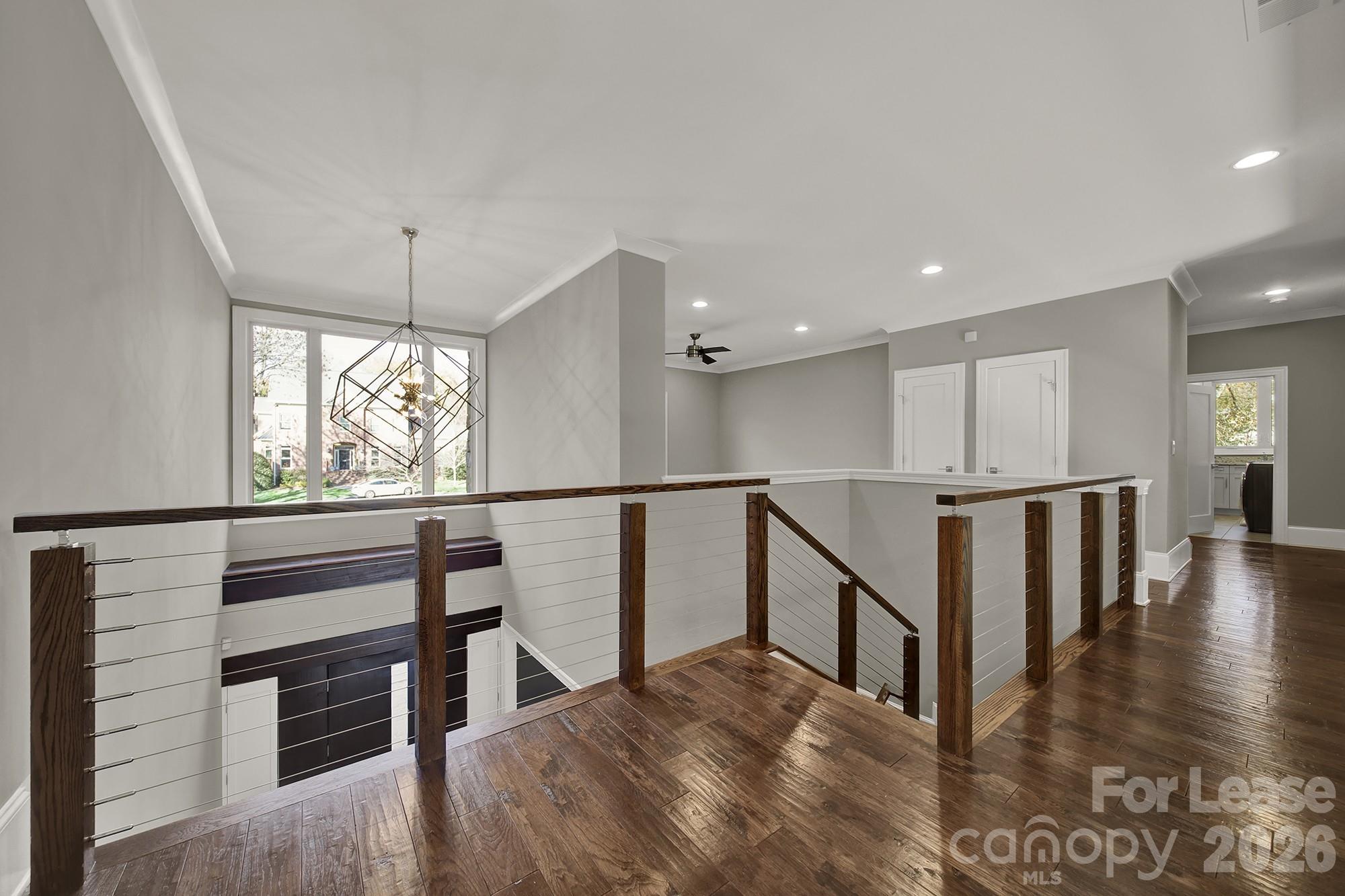 2011 Sharon Avenue Property Photo 21
