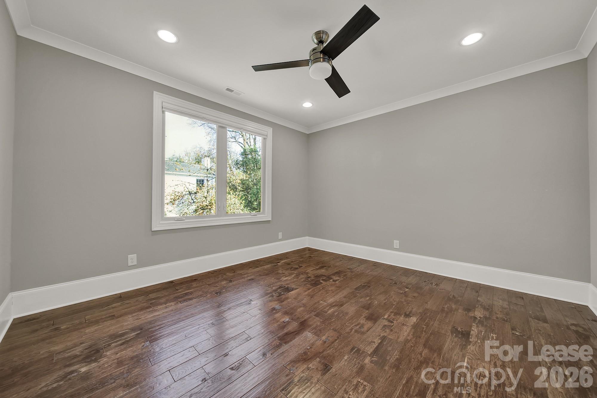 2011 Sharon Avenue Property Photo 25