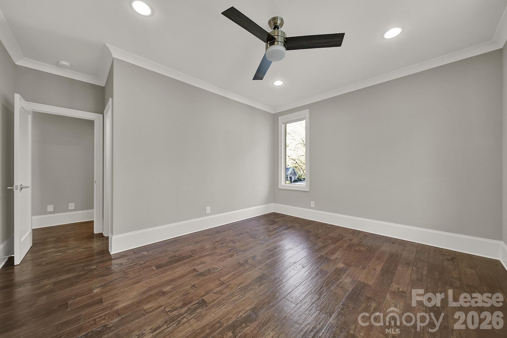 2011 Sharon Avenue Property Photo 29