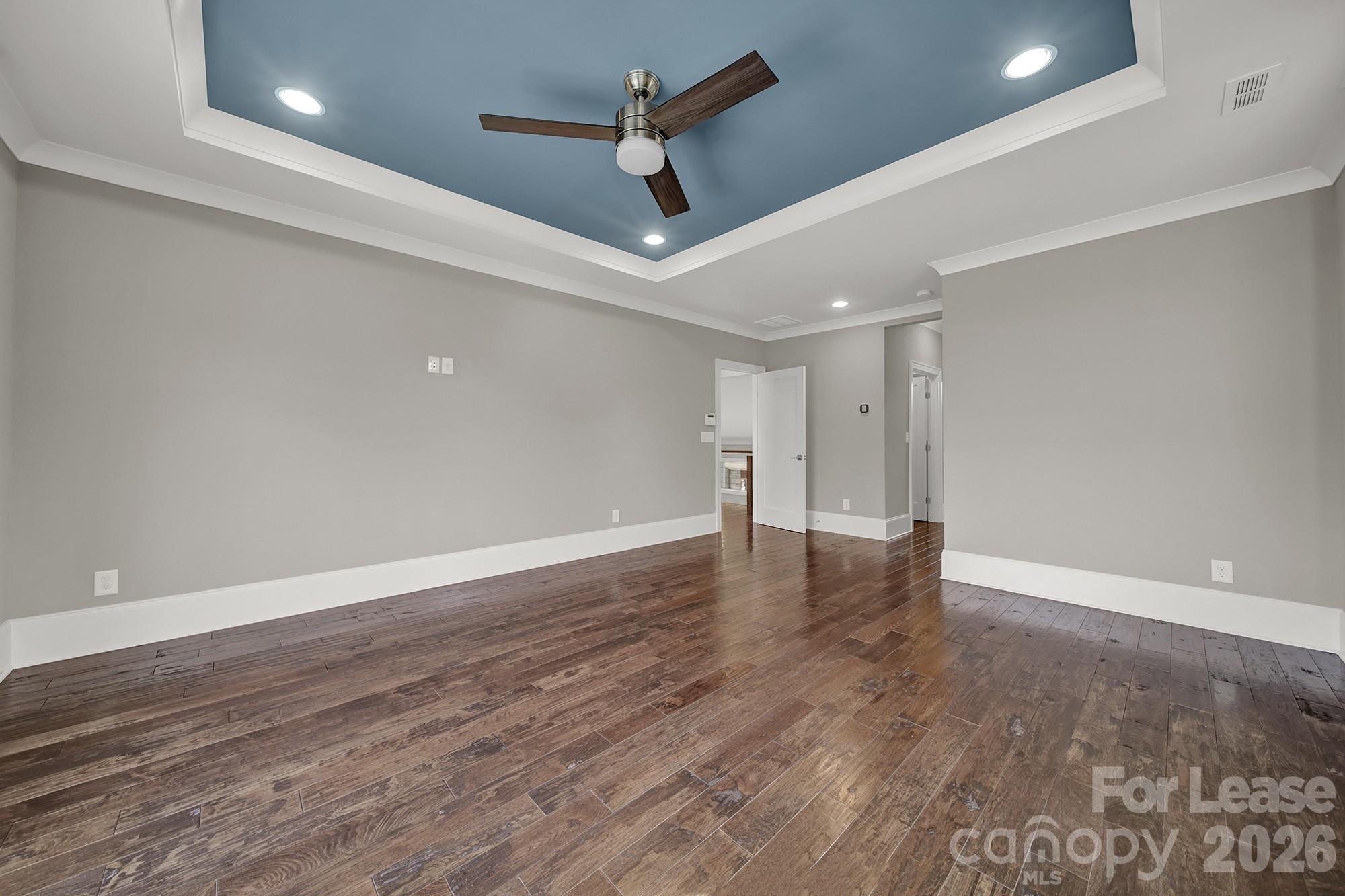 2011 Sharon Avenue Property Photo 32