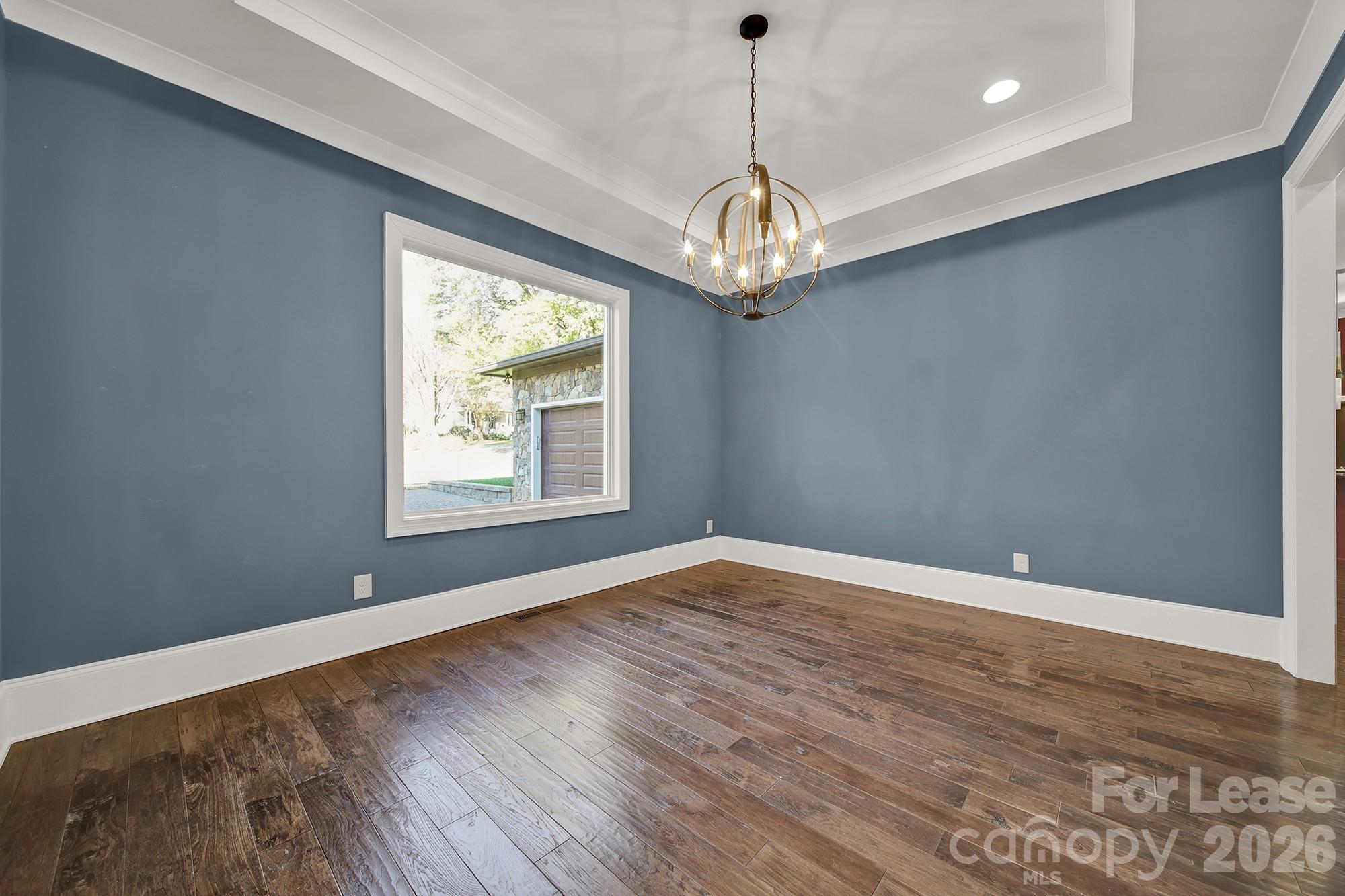 2011 Sharon Avenue Property Photo 37