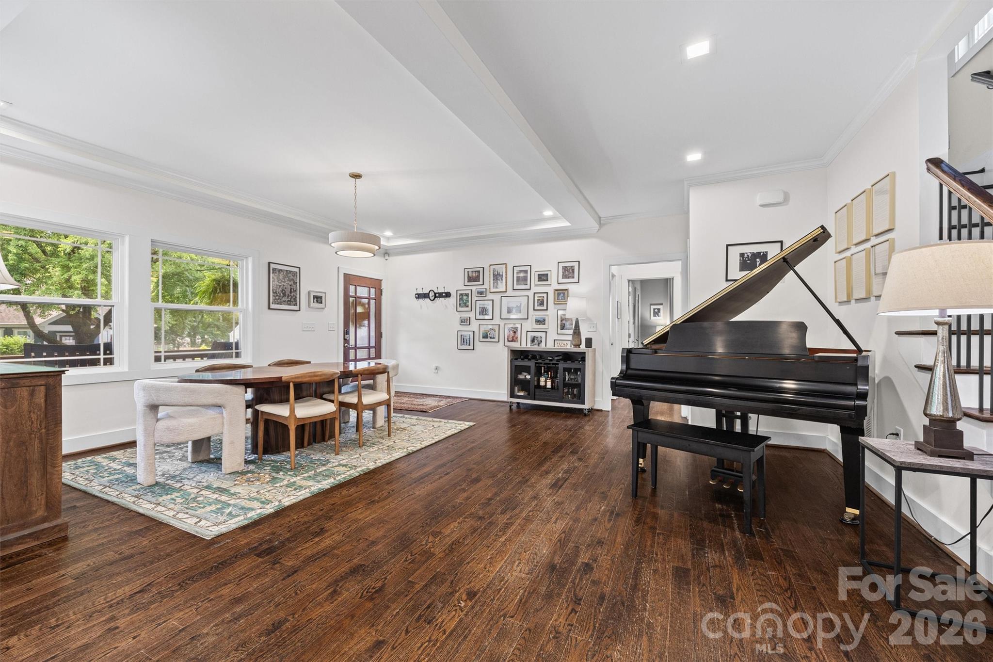 821 Woodside Avenue Property Photo 9
