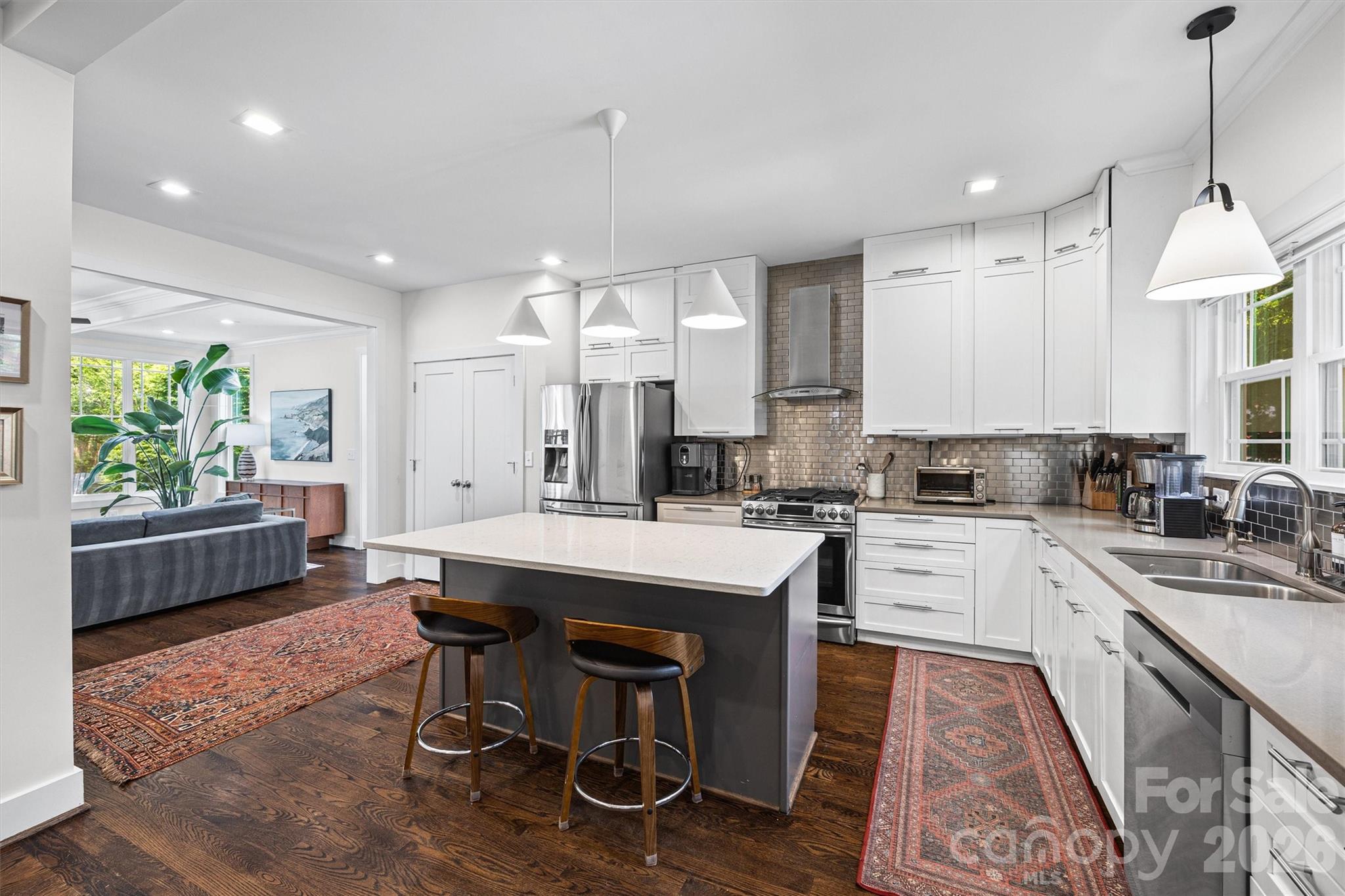 821 Woodside Avenue Property Photo 10
