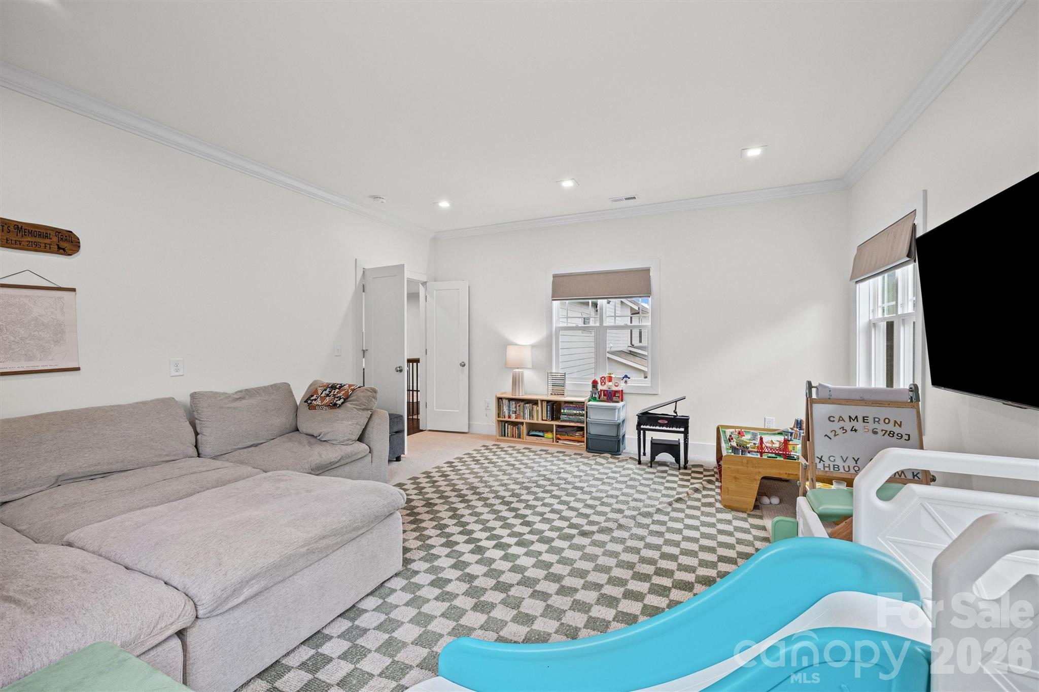821 Woodside Avenue Property Photo 32