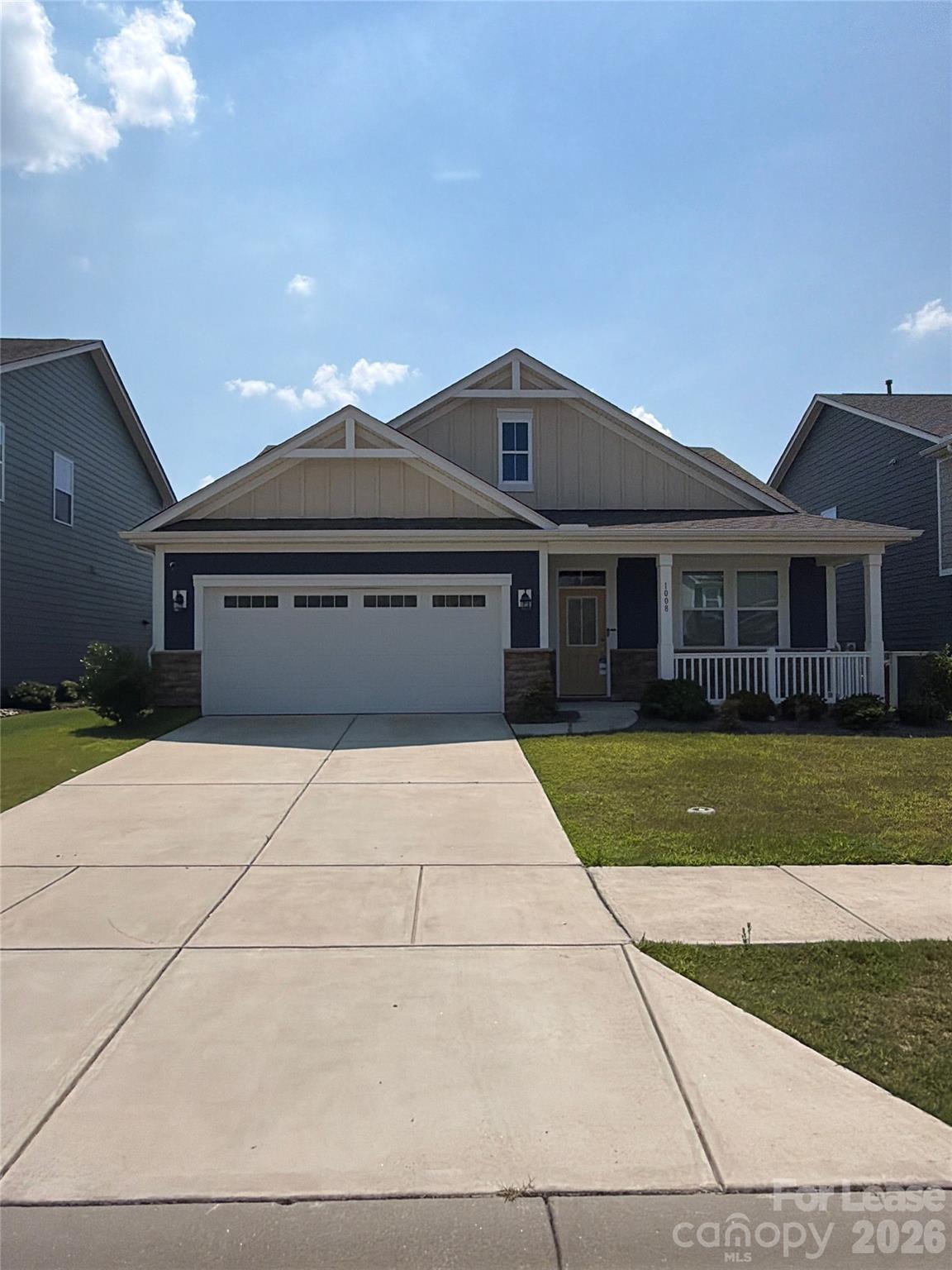 1008 Fairbrae Lane Property Photo 1