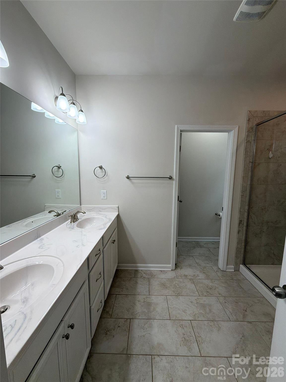 1008 Fairbrae Lane Property Photo 13
