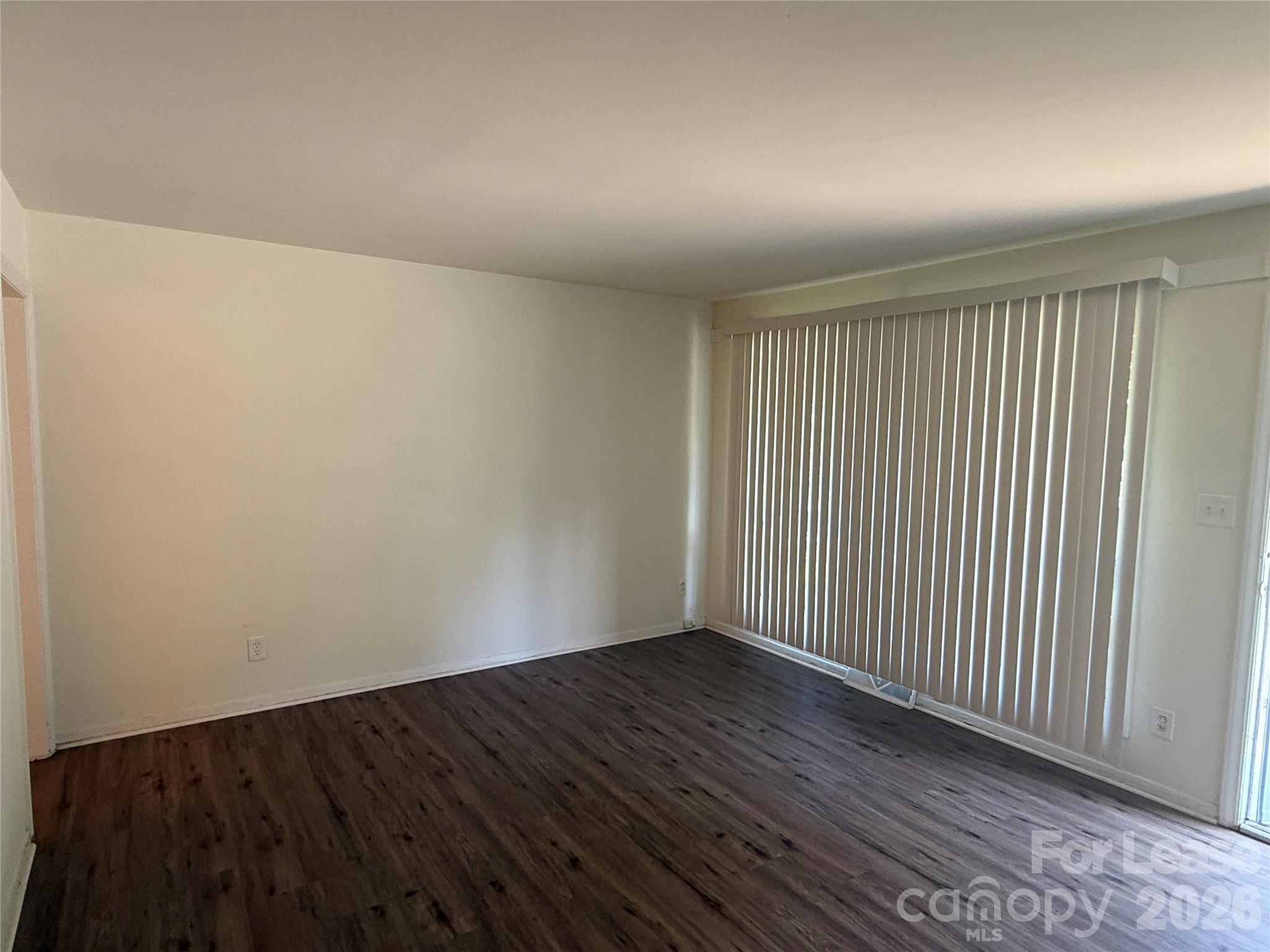 544 Blendwood Drive Property Photo 3